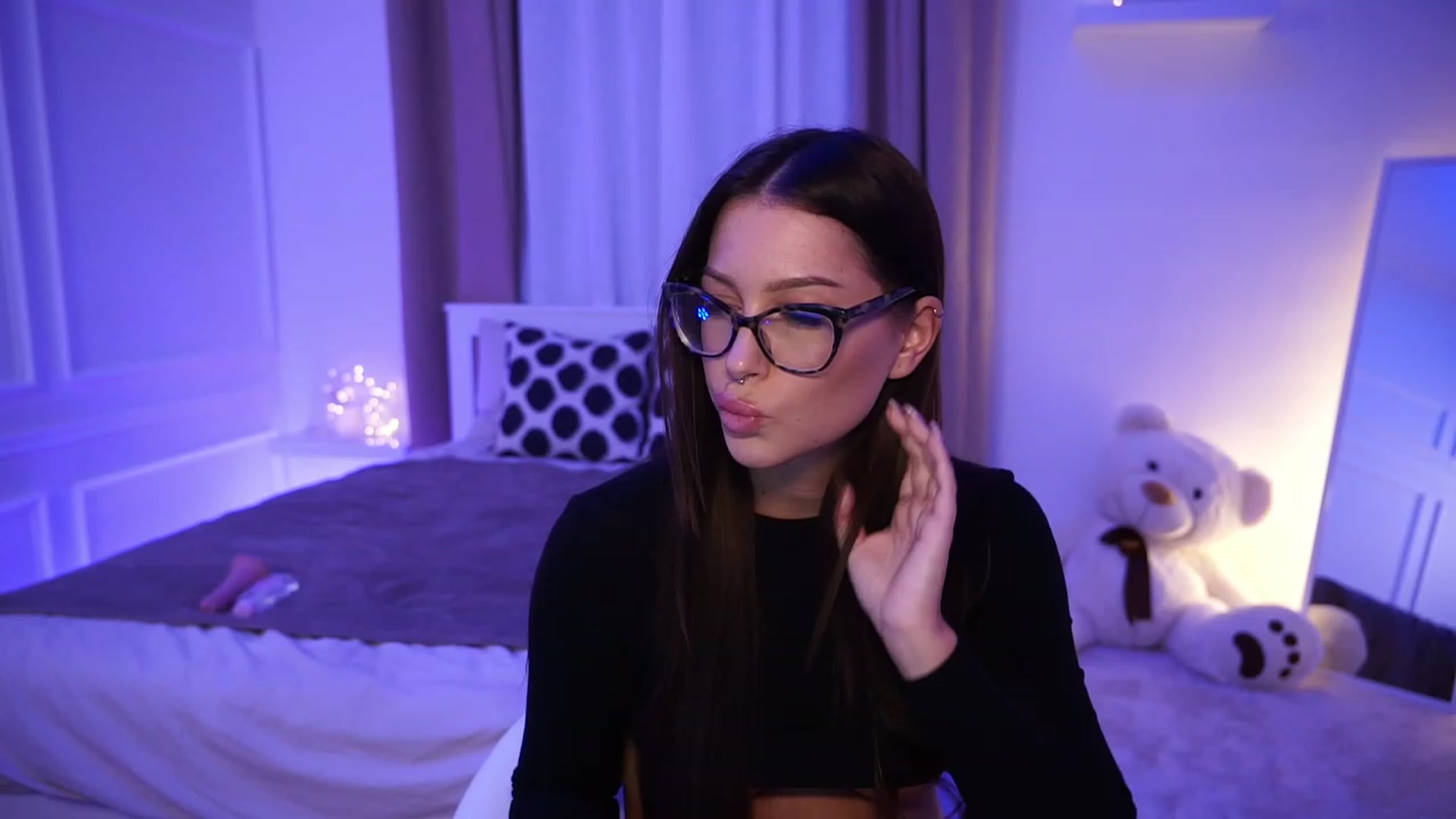 Gallery image thumbnail from blueexstacey's myfreecams stream on, 10/02/2023, 21:39 image 10 of 20