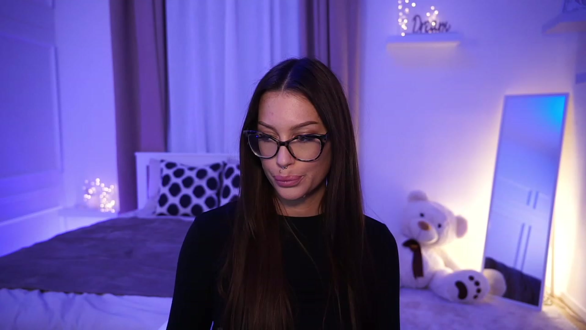 Gallery image thumbnail from blueexstacey's myfreecams stream on, 10/02/2023, 23:31 image 8 of 20