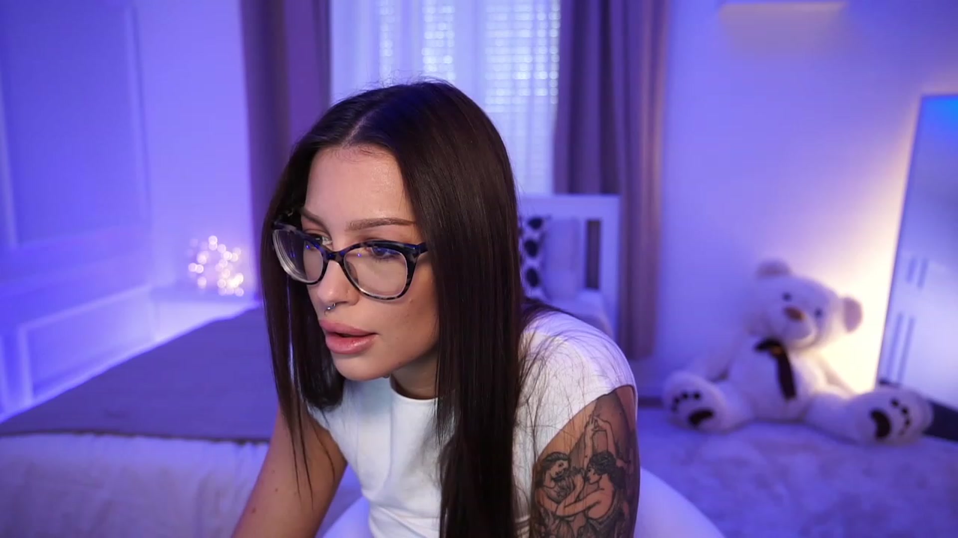 Gallery image thumbnail from blueexstacey's myfreecams stream on, 10/05/2023, 11:11 image 18 of 20
