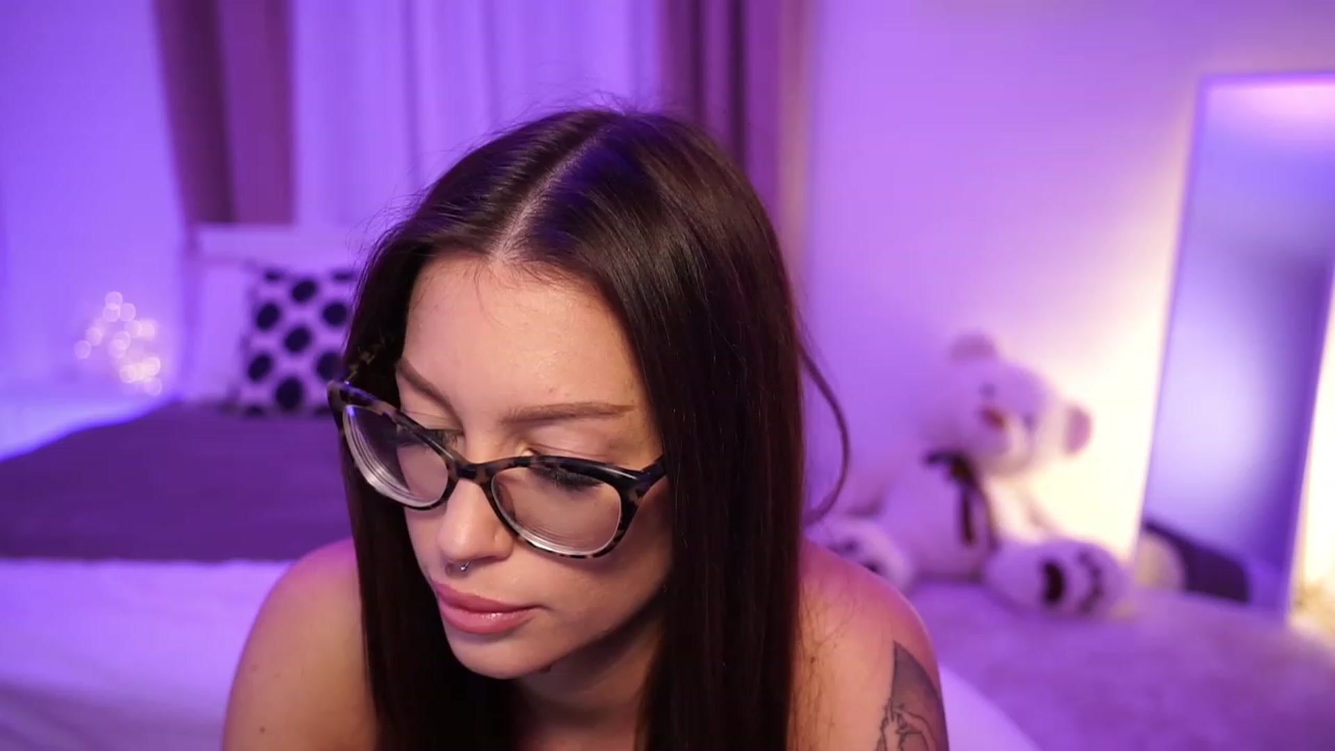 Gallery image thumbnail from blueexstacey's myfreecams stream on, 10/17/2023, 18:21 image 9 of 20