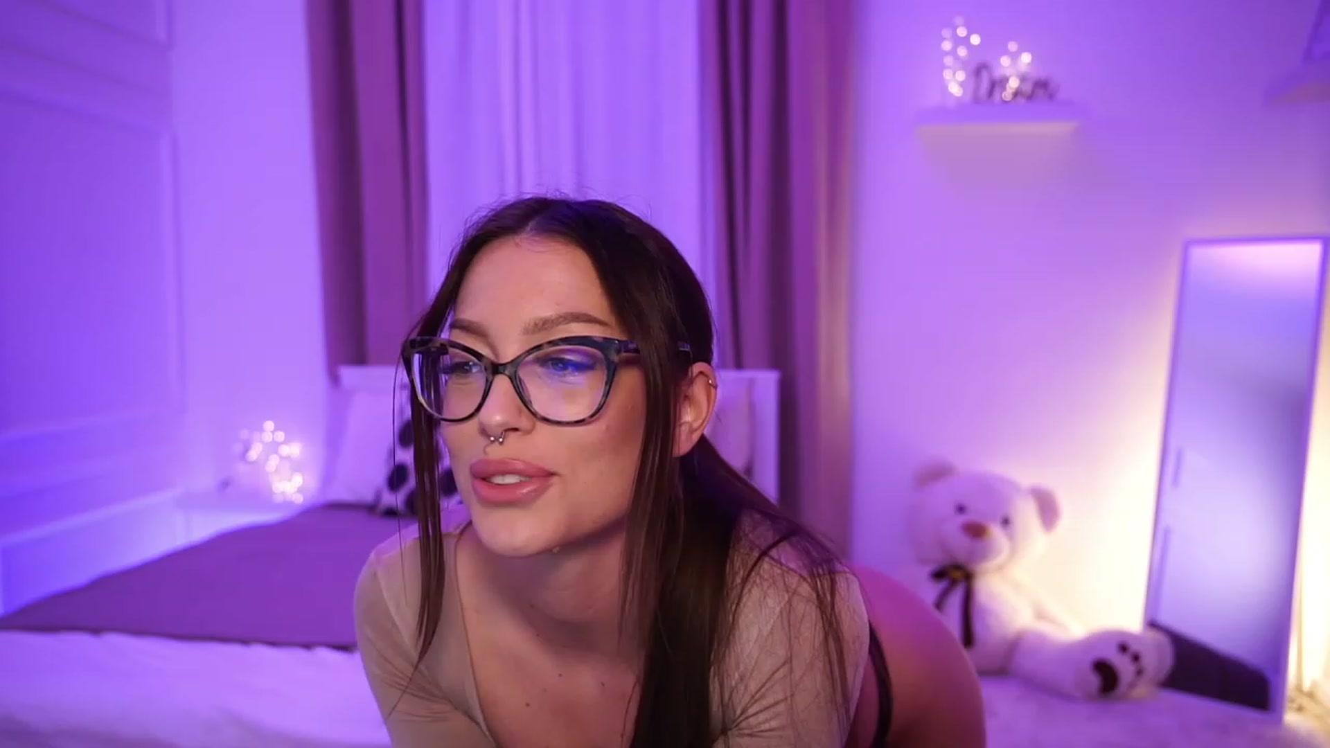 Gallery image thumbnail from blueexstacey's myfreecams stream on, 10/19/2023, 20:54 image 19 of 20