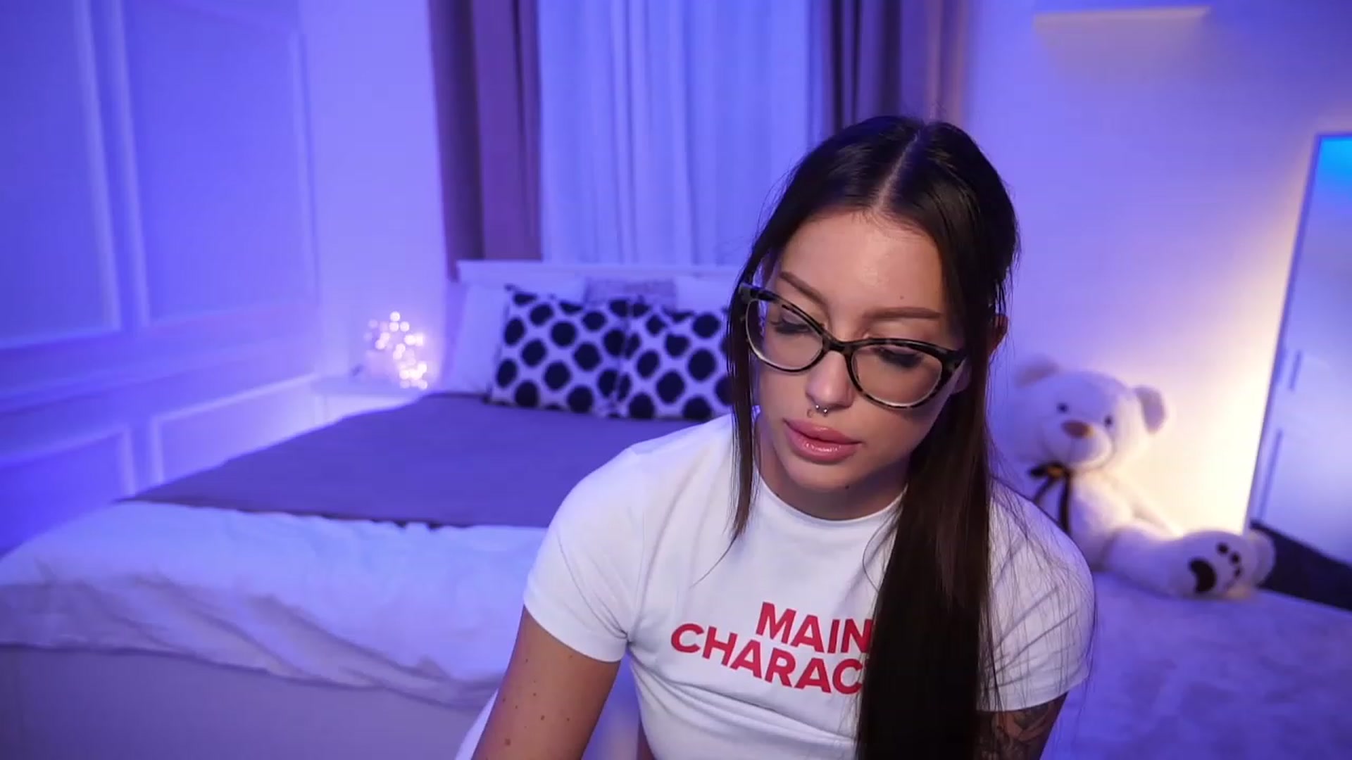 Gallery image thumbnail from blueexstacey's myfreecams stream on, 10/19/2023, 23:07 image 1 of 20