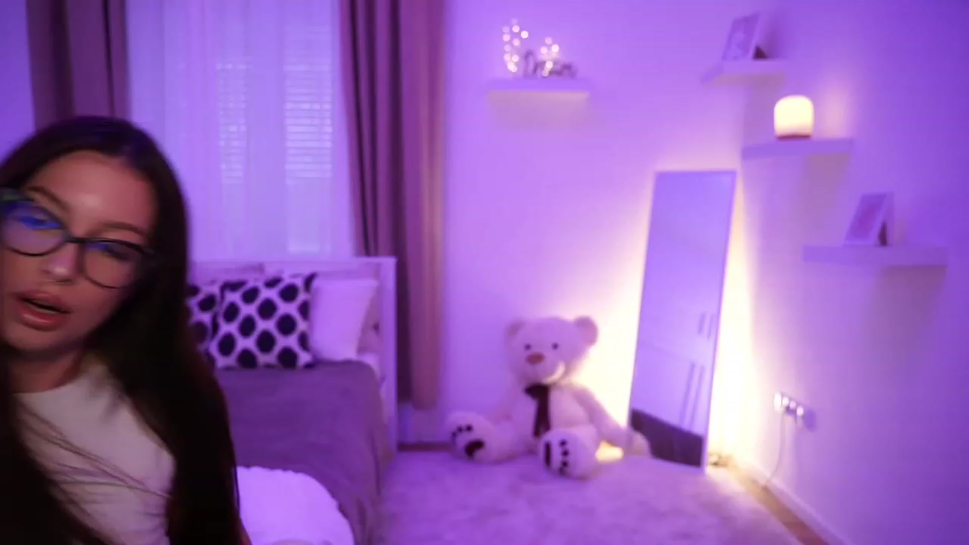 Gallery image thumbnail from blueexstacey's myfreecams stream on, 10/22/2023, 11:21 image 10 of 20