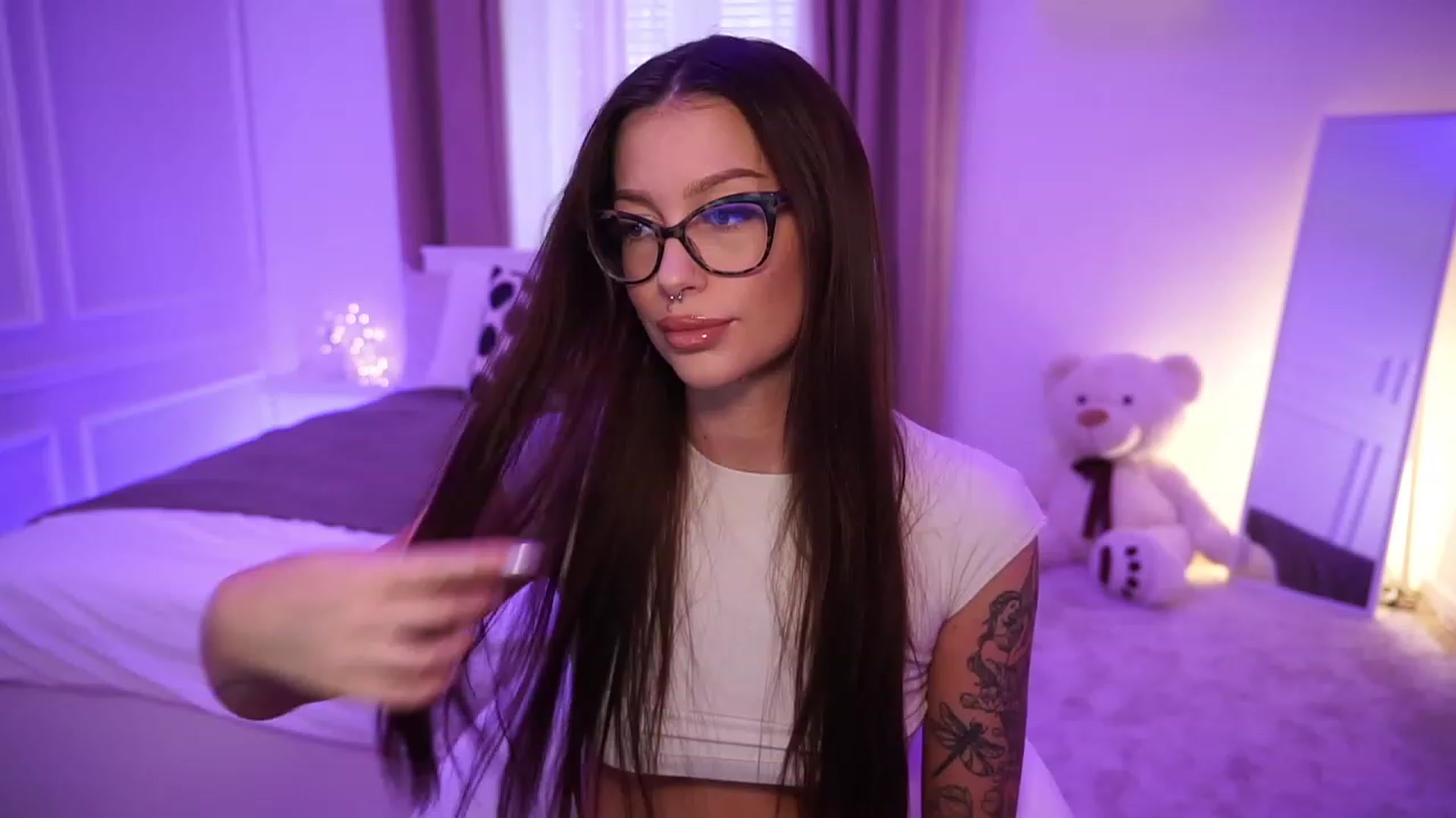 Gallery image thumbnail from blueexstacey's myfreecams stream on, 10/22/2023, 11:21 image 1 of 20