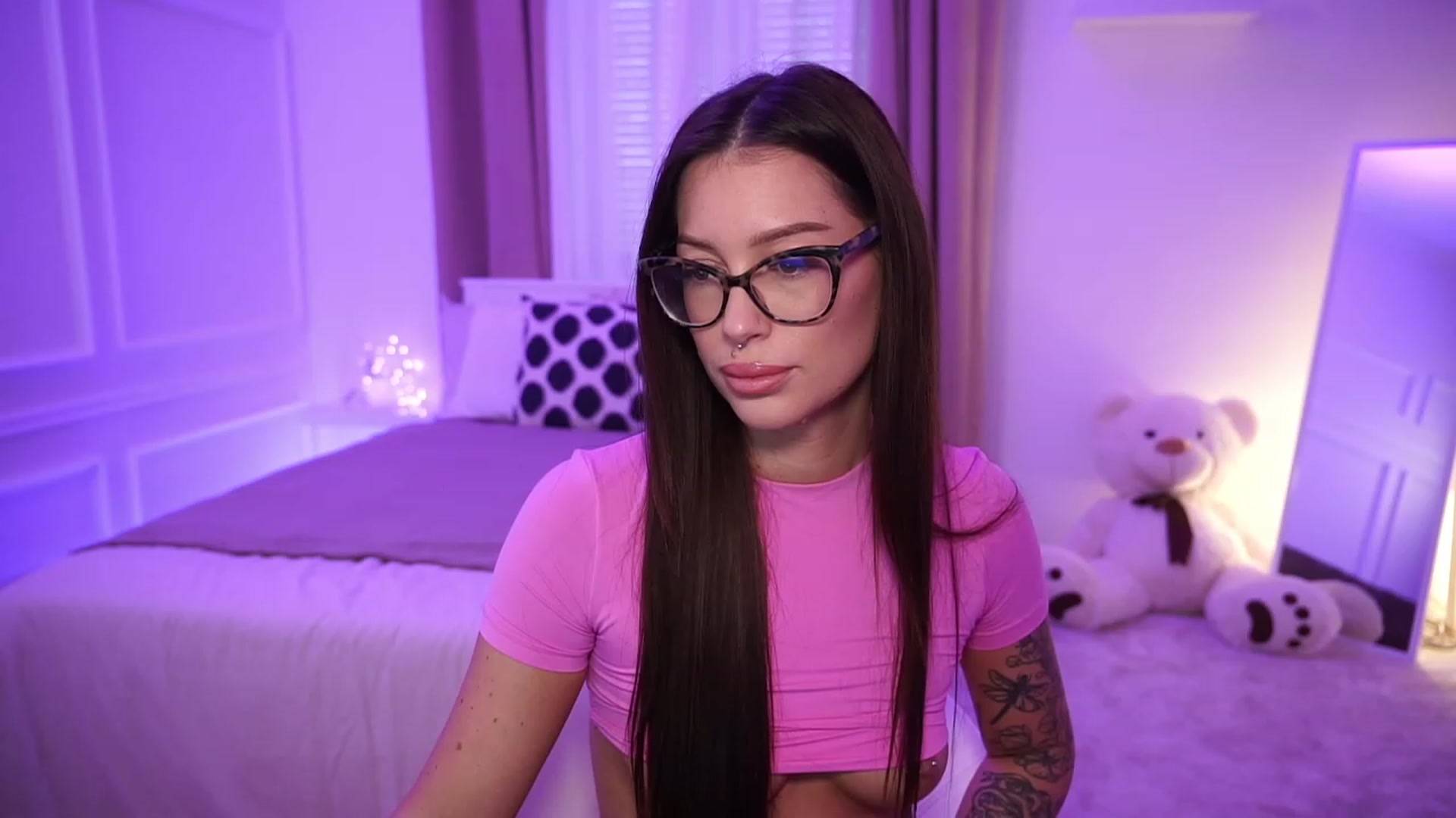 Gallery image thumbnail from blueexstacey's myfreecams stream on, 10/24/2023, 11:06 image 13 of 20