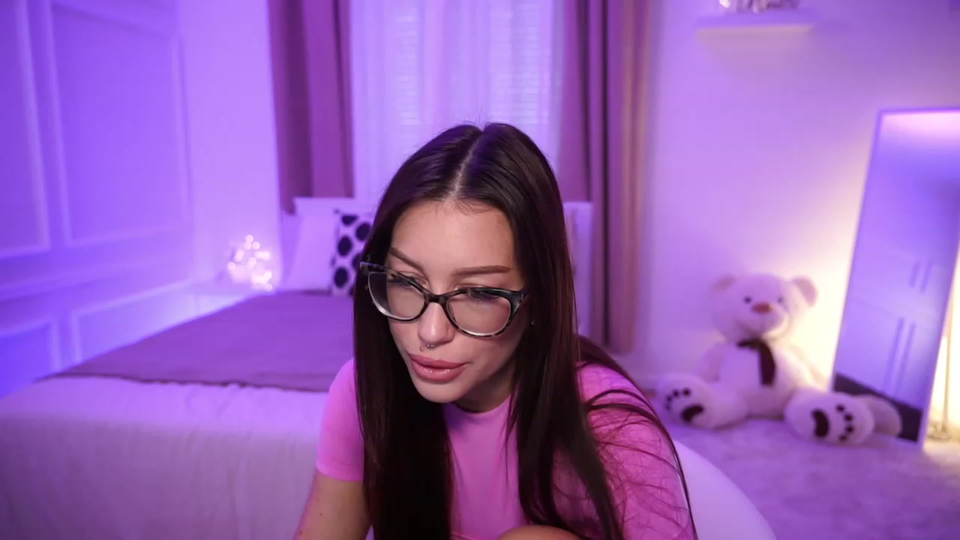 Gallery image thumbnail from blueexstacey's myfreecams stream on, 10/24/2023, 11:06 image 7 of 20