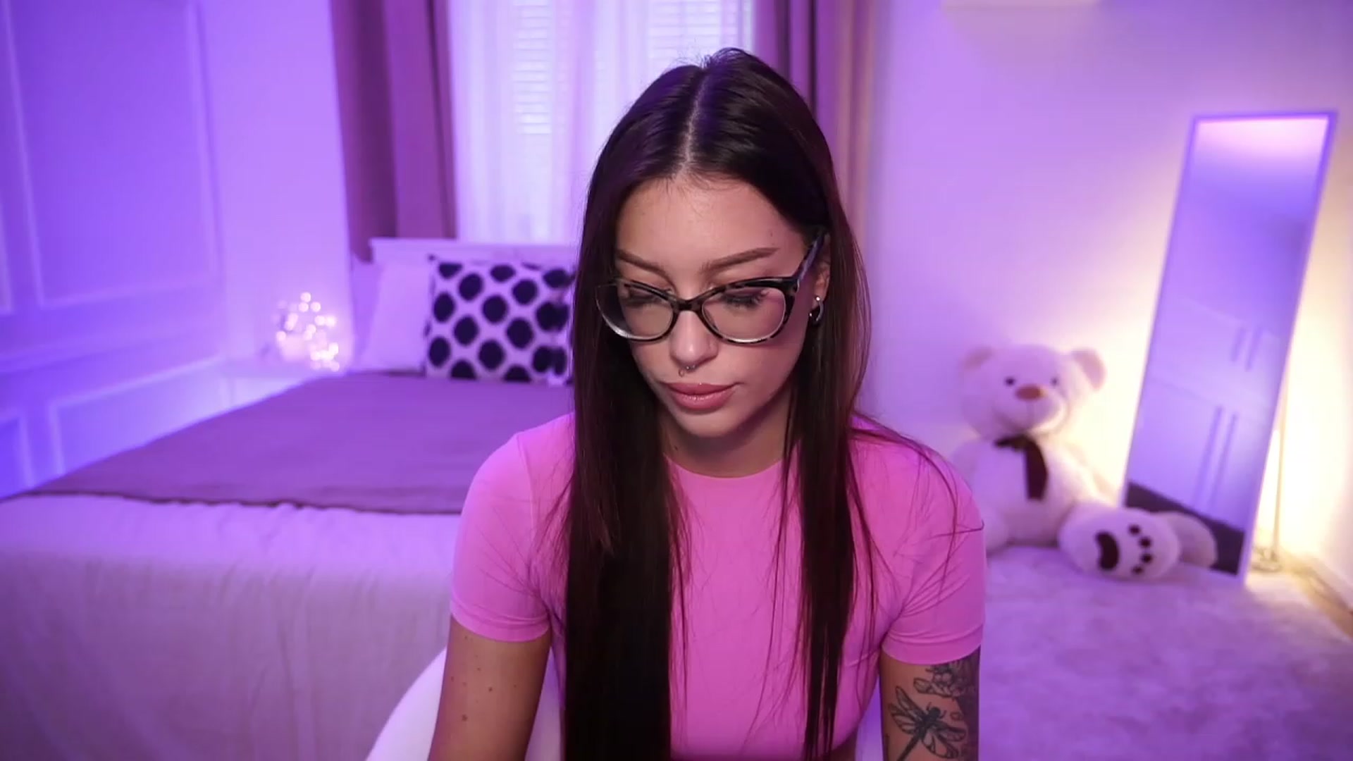 Gallery image thumbnail from blueexstacey's myfreecams stream on, 10/24/2023, 11:06 image 3 of 20