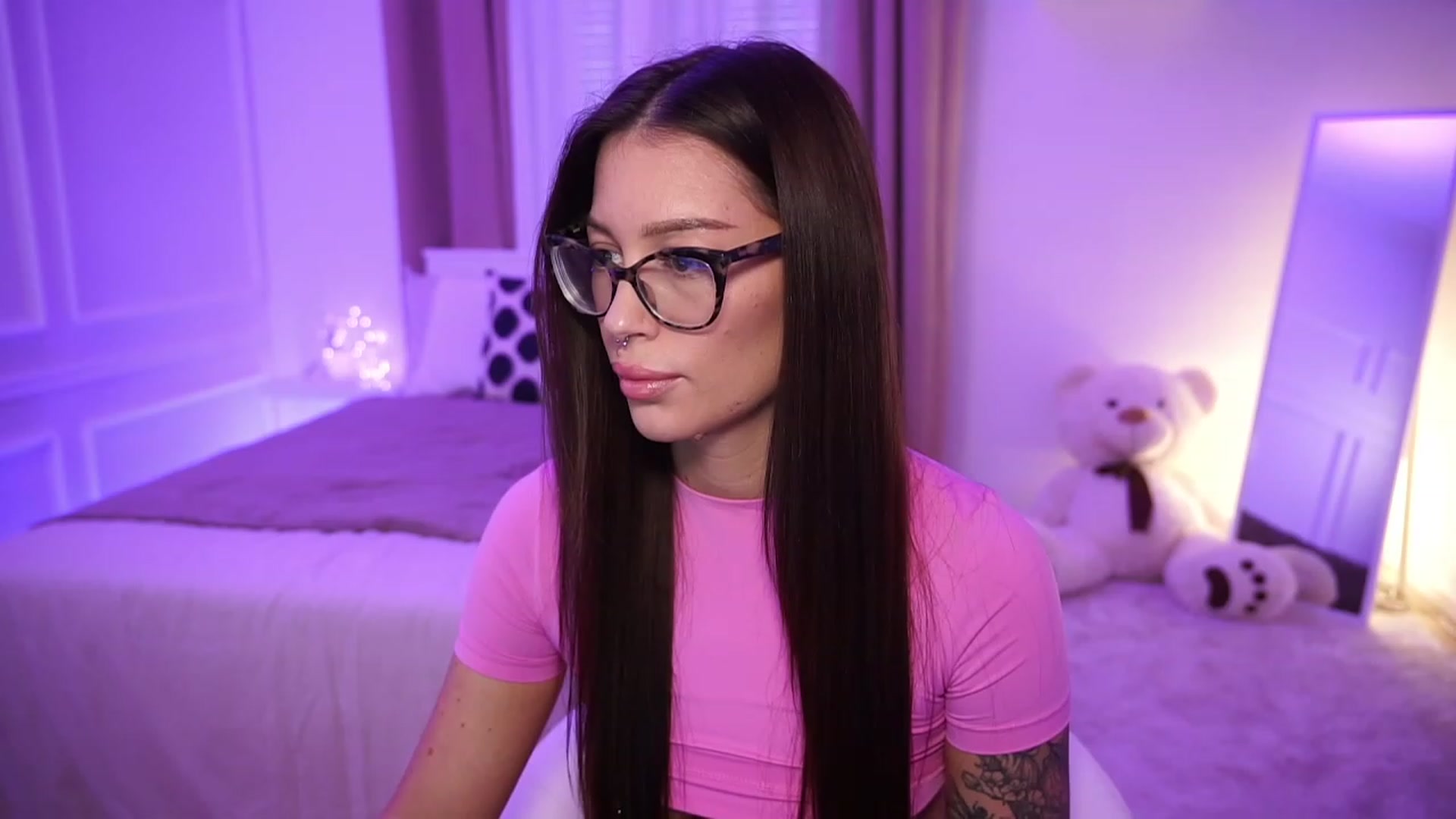 Gallery image thumbnail from blueexstacey's myfreecams stream on, 10/24/2023, 12:41 image 9 of 20
