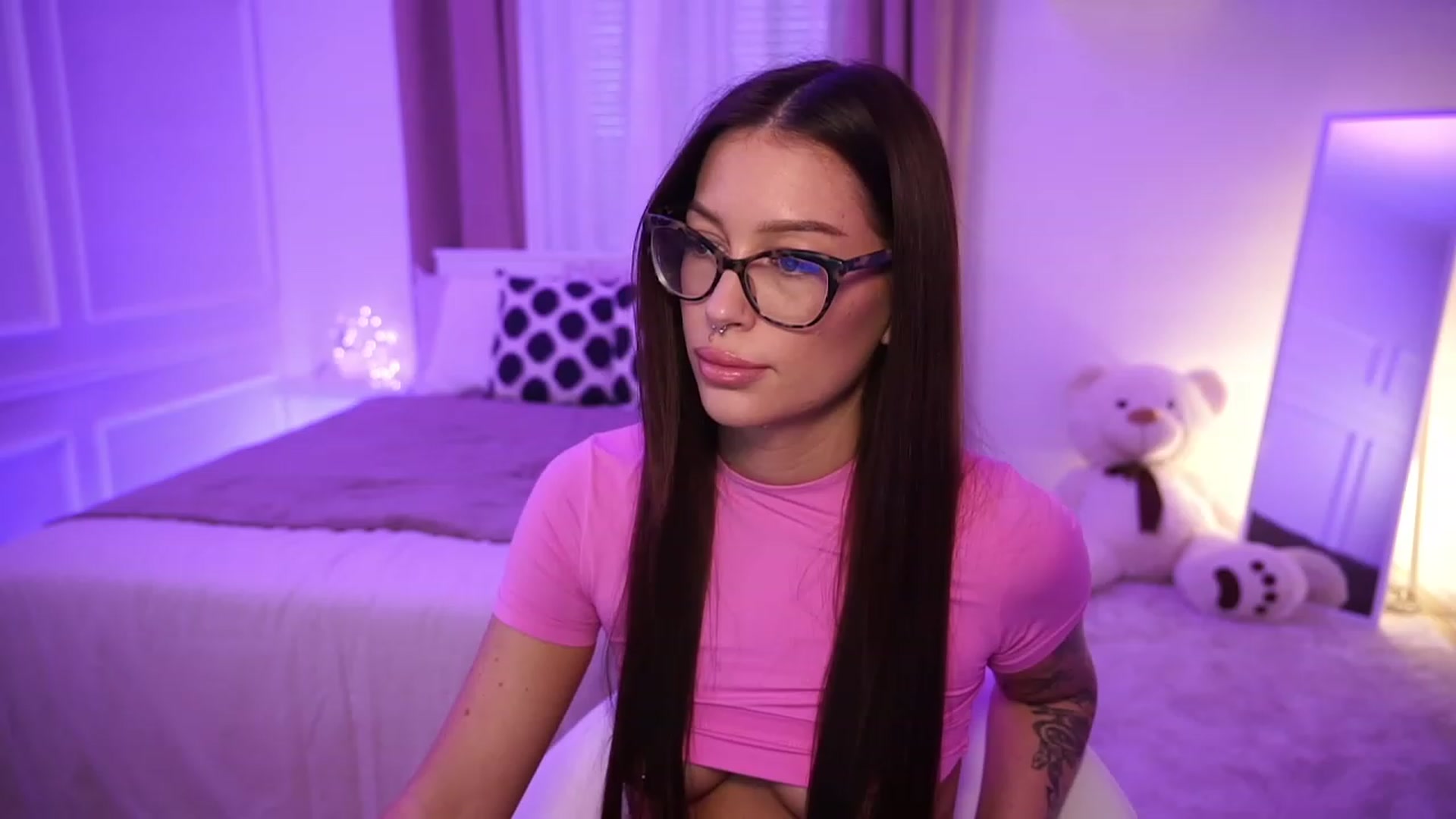 Gallery image thumbnail from blueexstacey's myfreecams stream on, 10/24/2023, 12:41 image 12 of 20