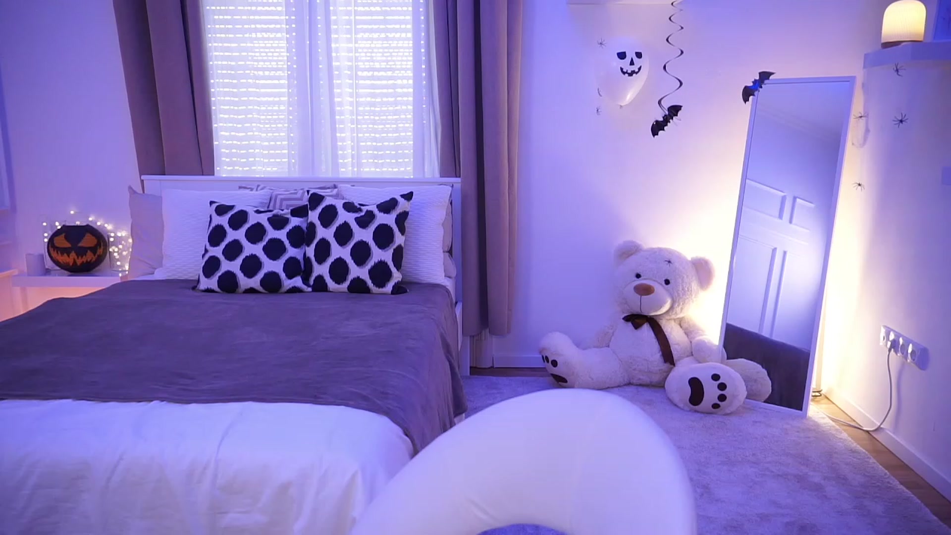 Gallery image thumbnail from blueexstacey's myfreecams stream on, 10/29/2023, 15:11 image 12 of 20
