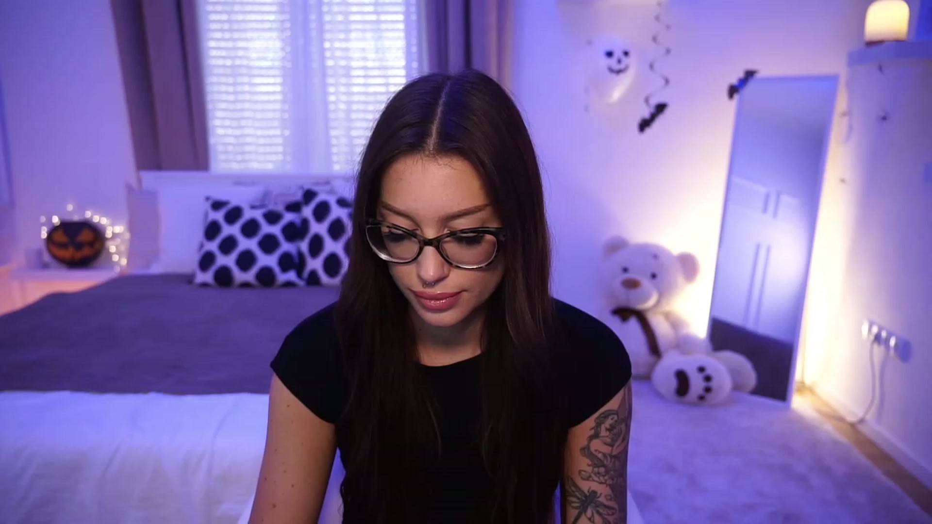Gallery image thumbnail from blueexstacey's myfreecams stream on, 10/29/2023, 15:11 image 11 of 20