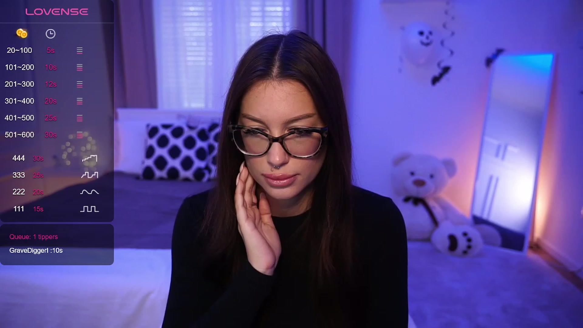 Gallery image thumbnail from blueexstacey's myfreecams stream on, 10/30/2023, 16:10 image 3 of 20