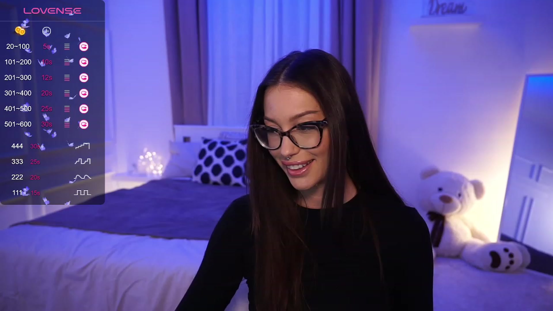 Gallery image thumbnail from blueexstacey's myfreecams stream on, 11/20/2023, 19:22 image 4 of 20