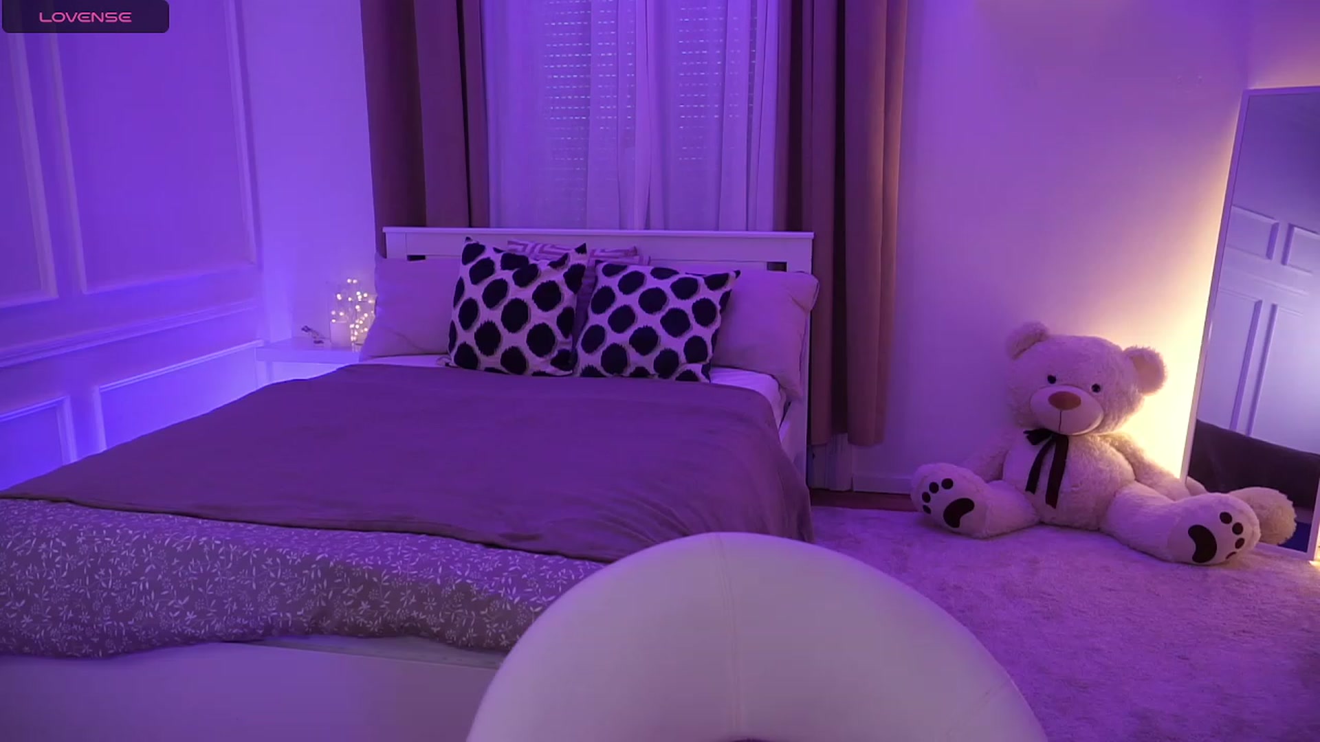 Gallery image thumbnail from blueexstacey's myfreecams stream on, 12/13/2023, 12:52 image 2 of 20