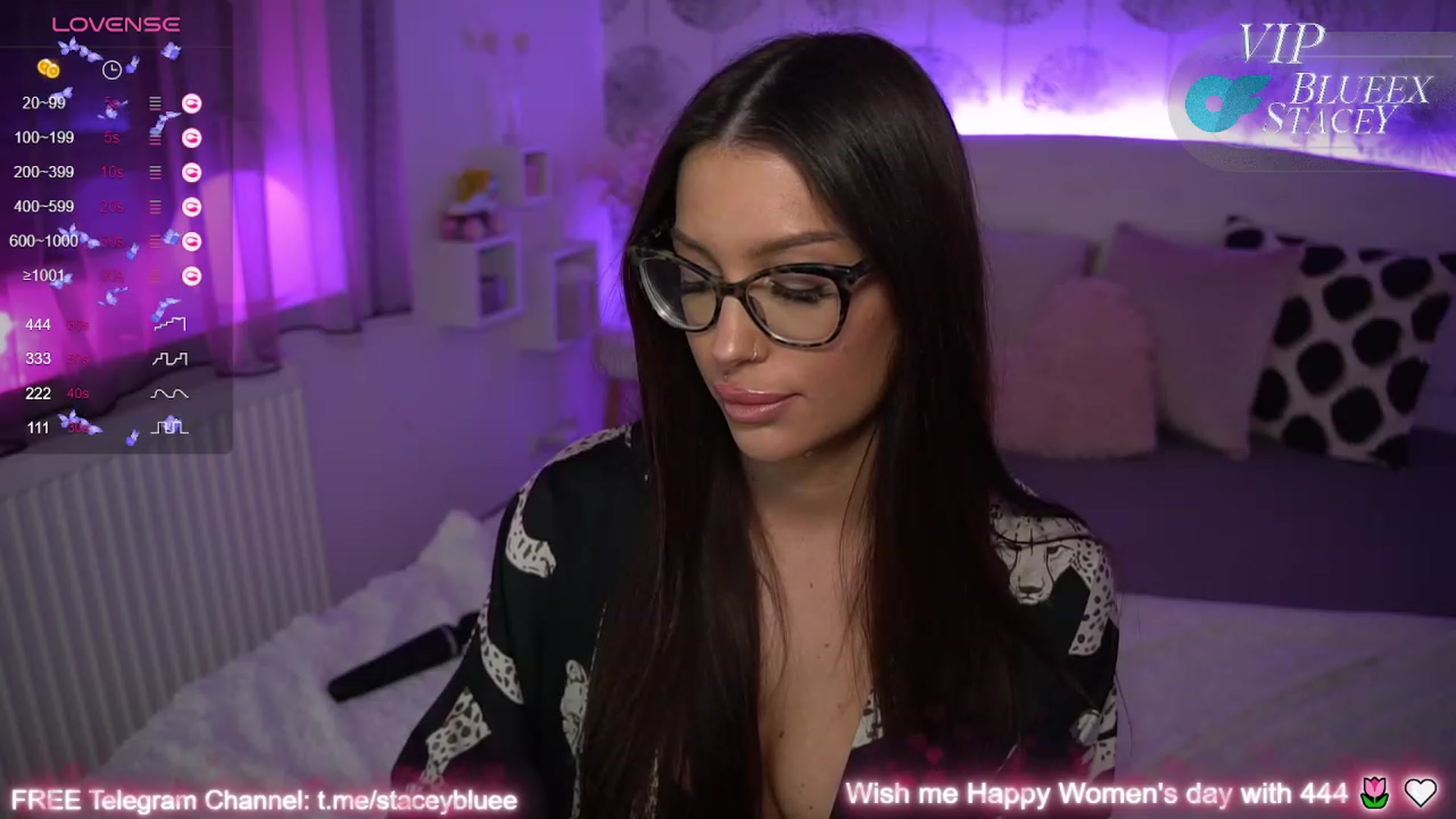 Gallery image thumbnail from blueexstacey's myfreecams stream on, 03/08/2024, 18:34 image 17 of 20