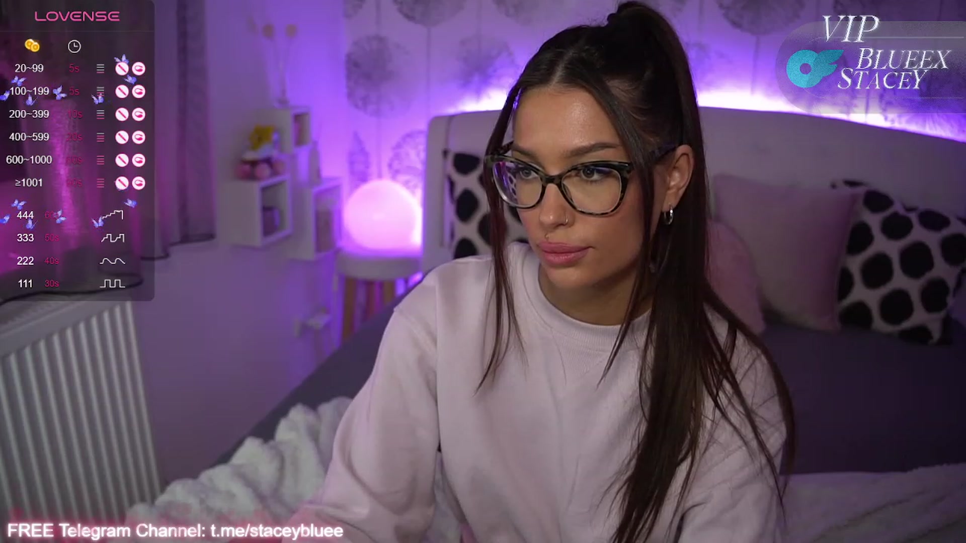 Gallery image thumbnail from blueexstacey's myfreecams stream on, 03/12/2024, 23:08 image 16 of 20