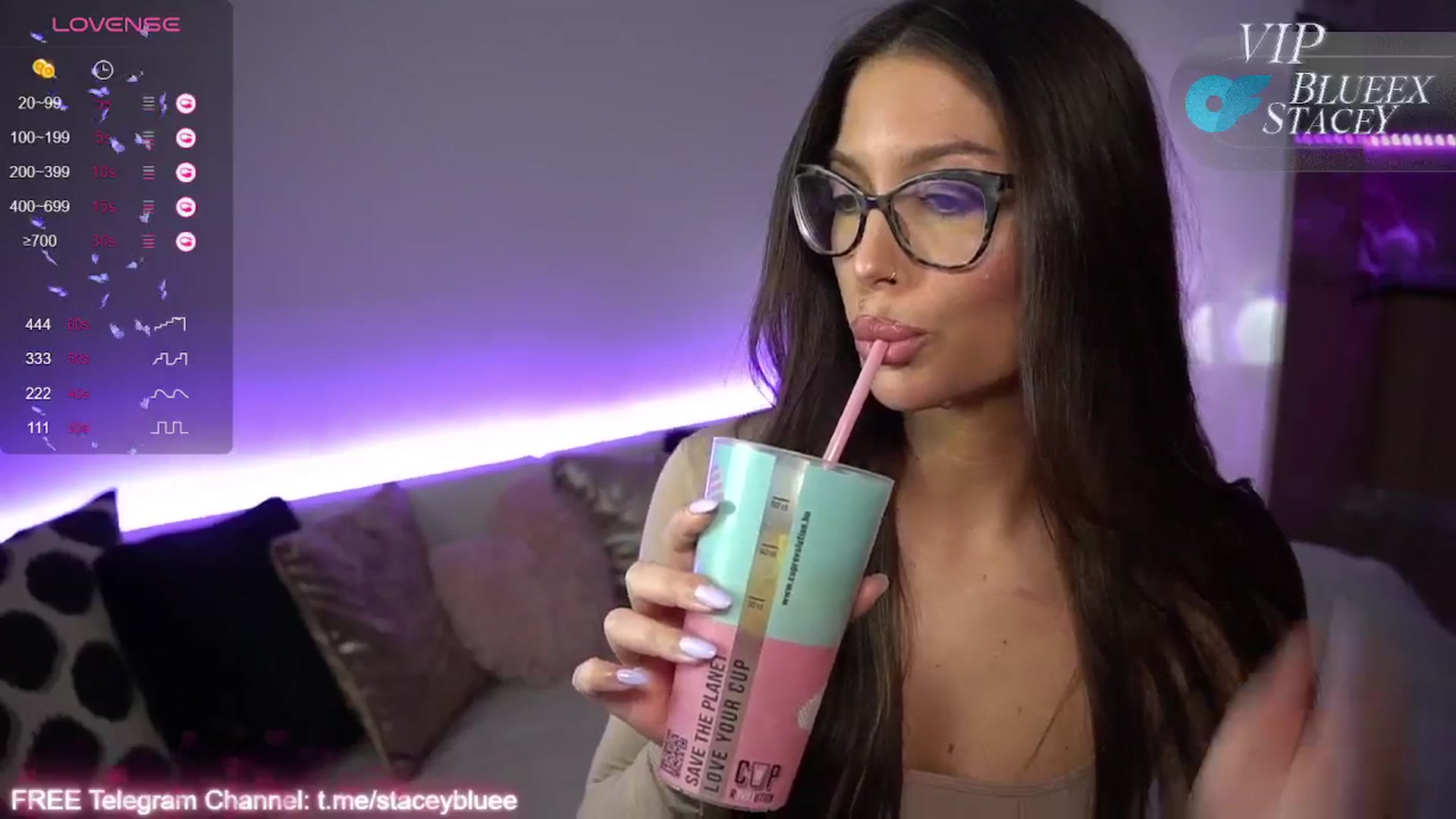 Gallery image thumbnail from blueexstacey's myfreecams stream on, 03/14/2024, 23:11 image 2 of 20