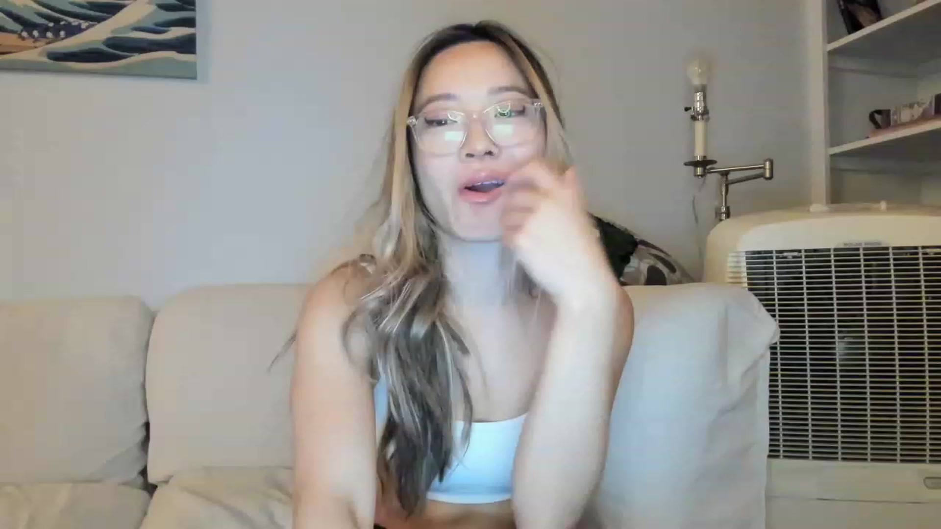 Gallery image thumbnail from bobaprincess's myfreecams stream on, 11/14/2022, 11:20 image 1 of 20