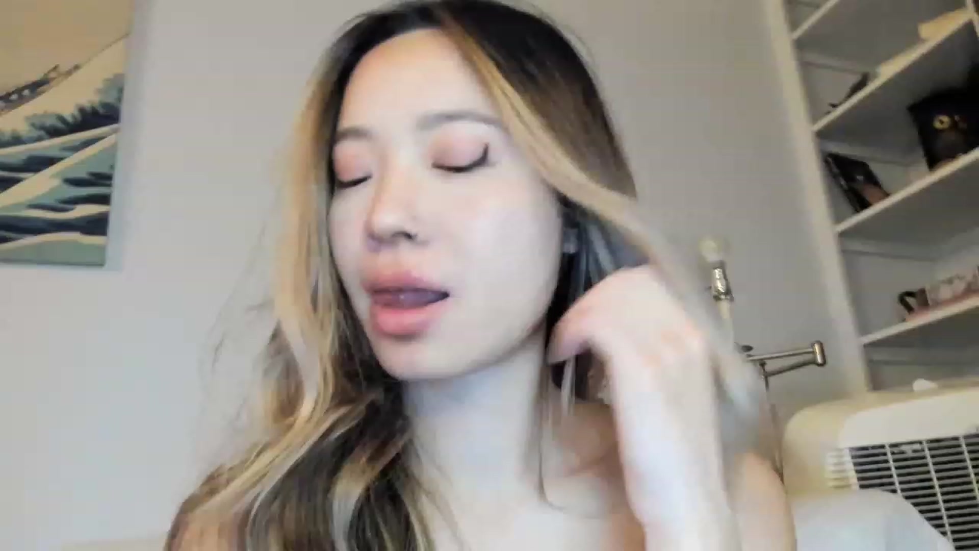 Gallery image thumbnail from bobaprincess's myfreecams stream on, 11/14/2022, 11:20 image 5 of 20