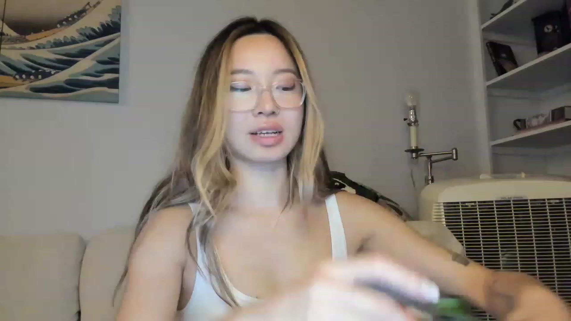 Gallery image thumbnail from bobaprincess's myfreecams stream on, 11/14/2022, 11:20 image 6 of 20