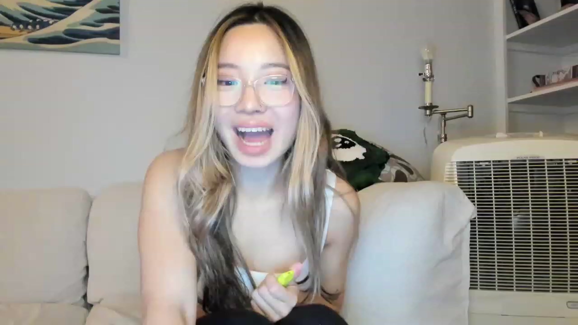Gallery image thumbnail from bobaprincess's myfreecams stream on, 11/14/2022, 11:20 image 14 of 20