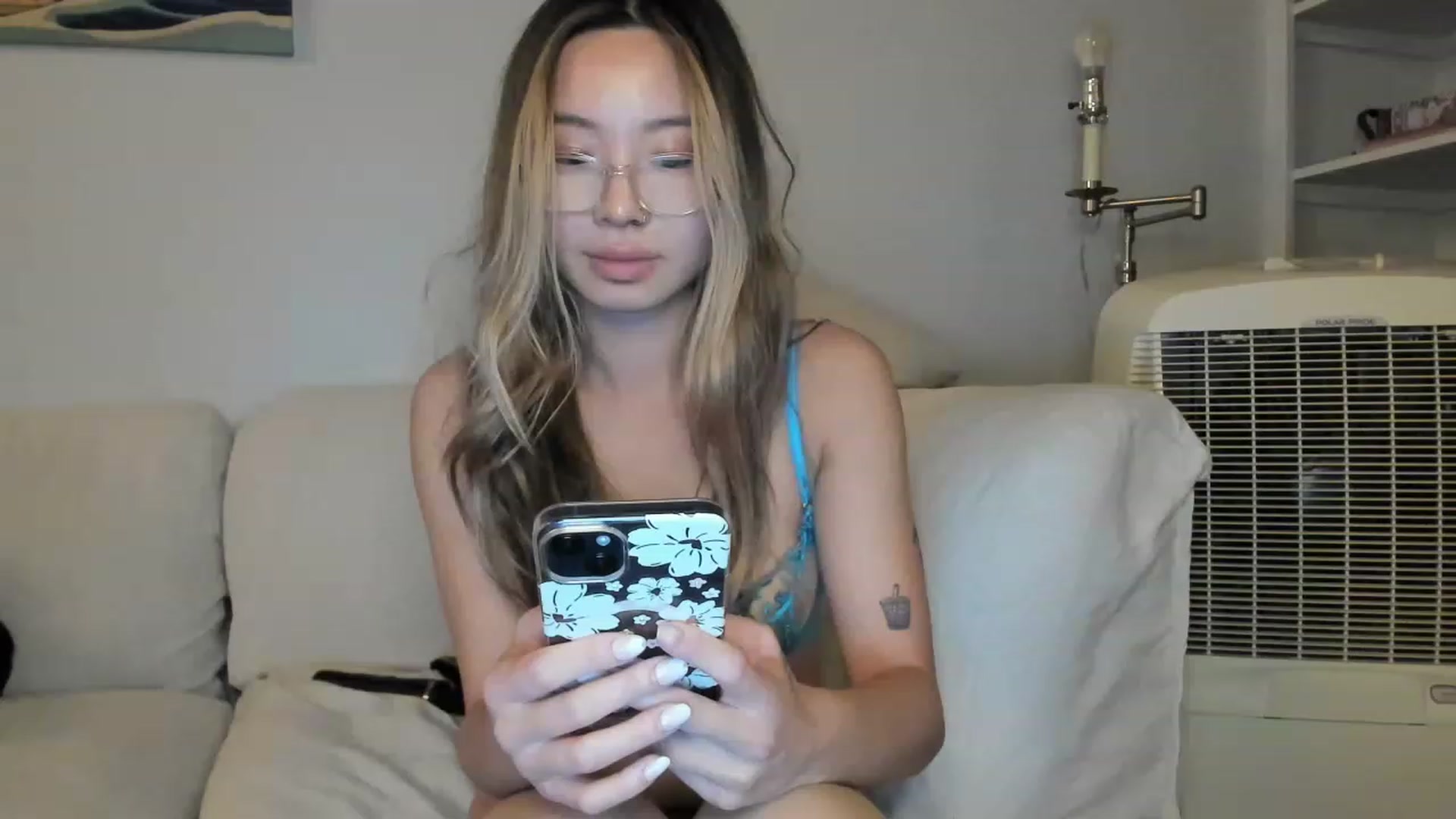 Gallery image thumbnail from bobaprincess's myfreecams stream on, 11/14/2022, 11:21 image 20 of 20