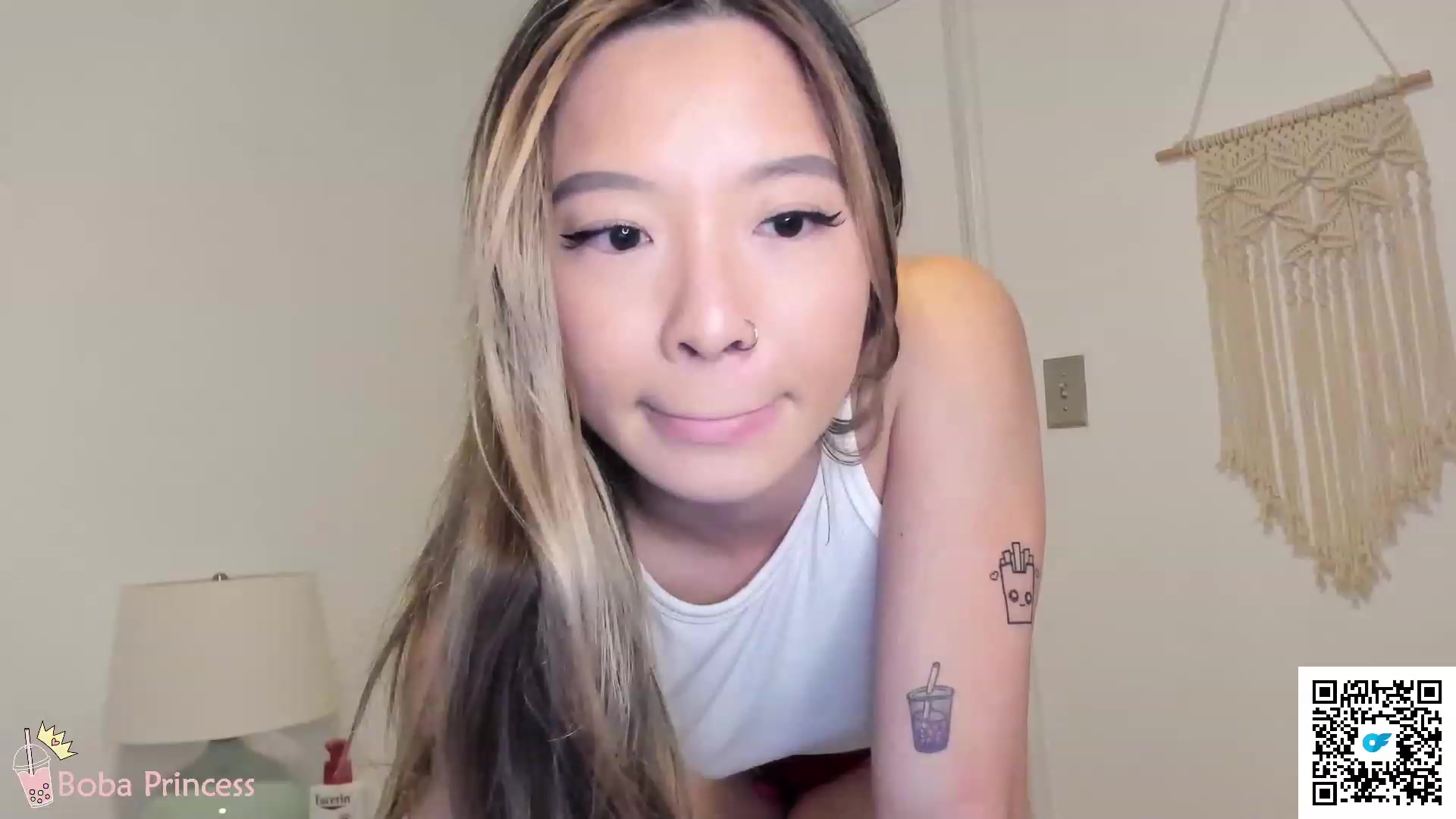 Gallery image thumbnail from bobaprincess's myfreecams stream on, 11/16/2022, 08:29 image 19 of 20