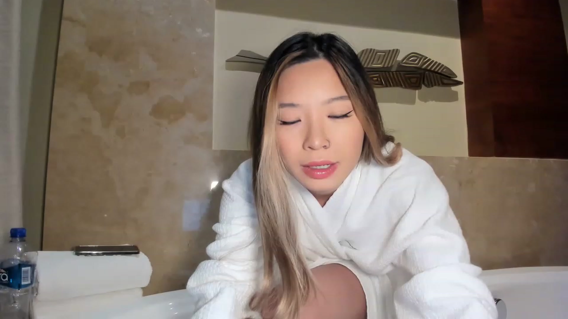 Gallery image thumbnail from bobaprincess's myfreecams stream on, 12/08/2022, 04:58 image 8 of 20