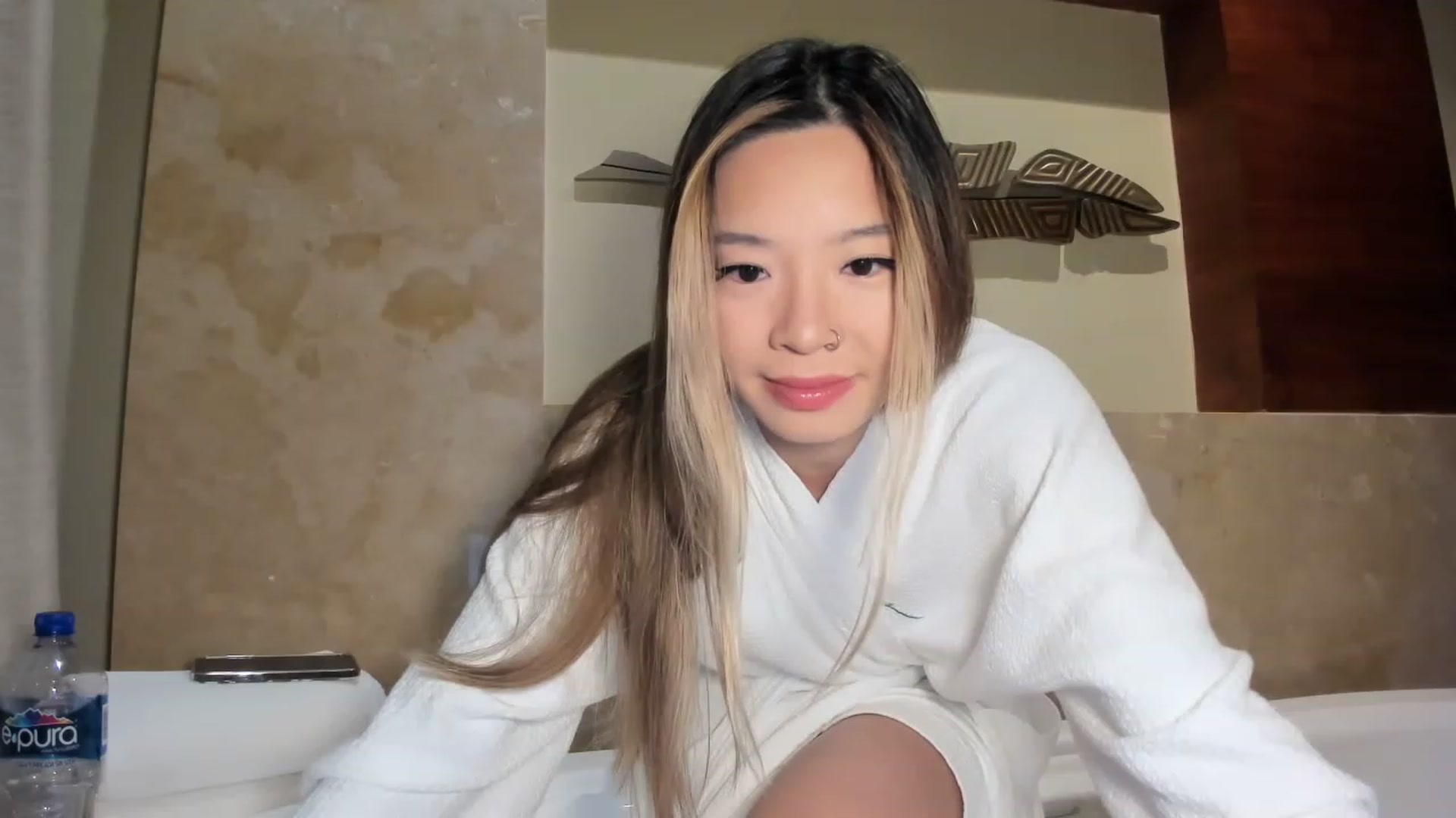 Gallery image thumbnail from bobaprincess's myfreecams stream on, 12/08/2022, 04:58 image 16 of 20