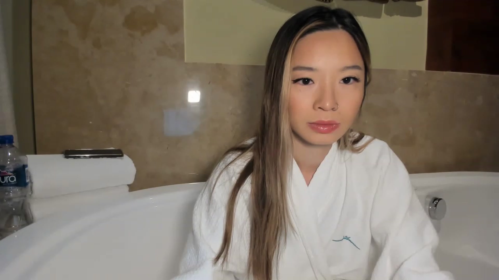 Gallery image thumbnail from bobaprincess's myfreecams stream on, 12/08/2022, 06:09 image 6 of 20