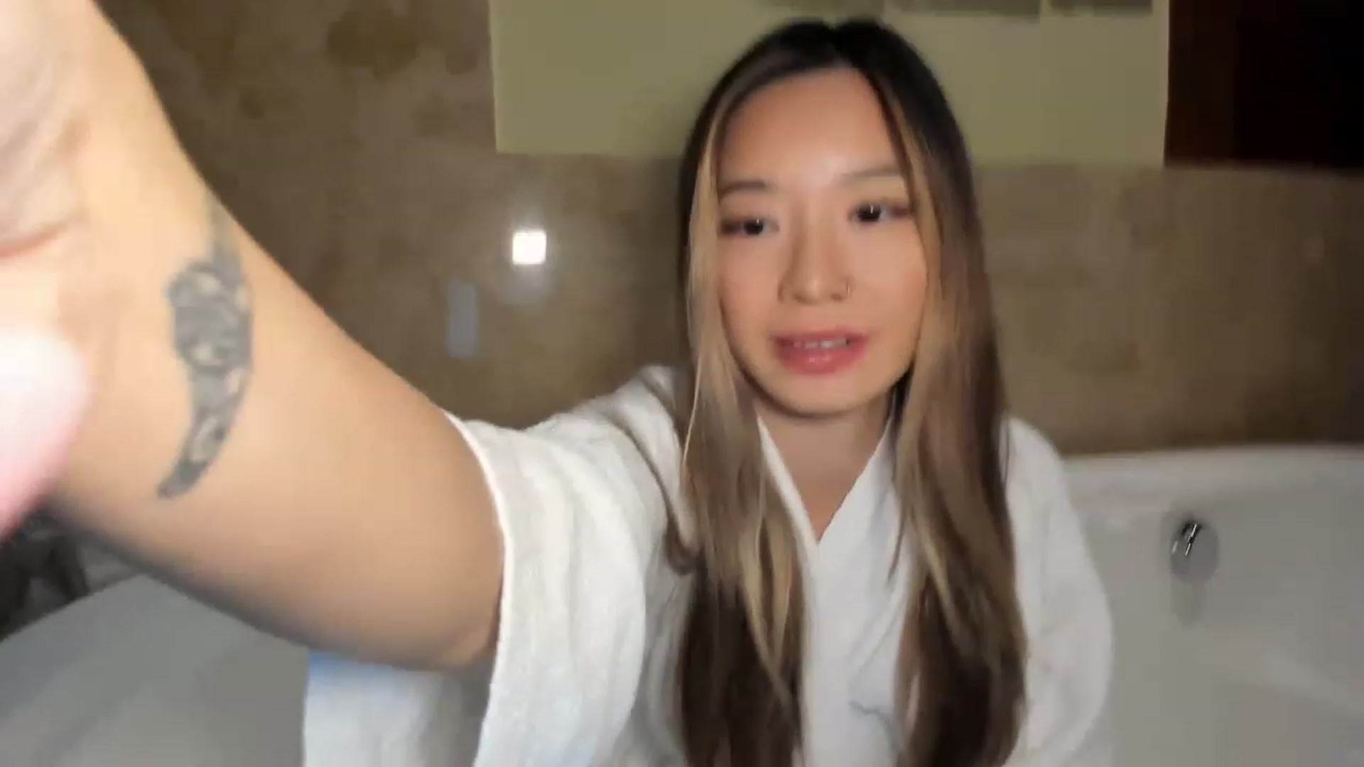 Gallery image thumbnail from bobaprincess's myfreecams stream on, 12/08/2022, 06:09 image 9 of 20