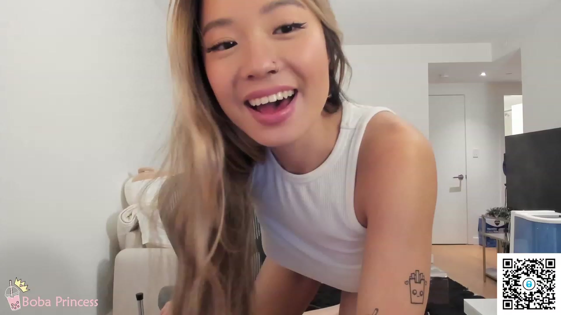 Gallery image thumbnail from bobaprincess's myfreecams stream on, 12/16/2022, 07:24 image 4 of 20