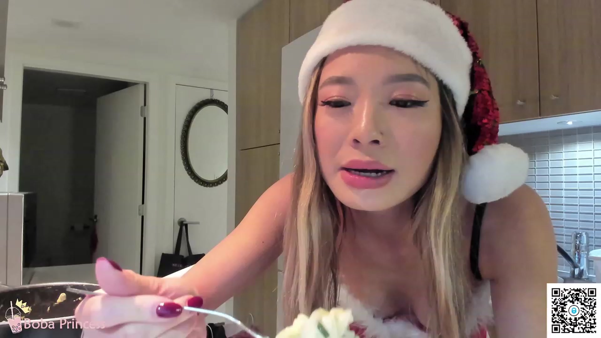 Gallery image thumbnail from bobaprincess's myfreecams stream on, 12/22/2022, 03:20 image 13 of 20