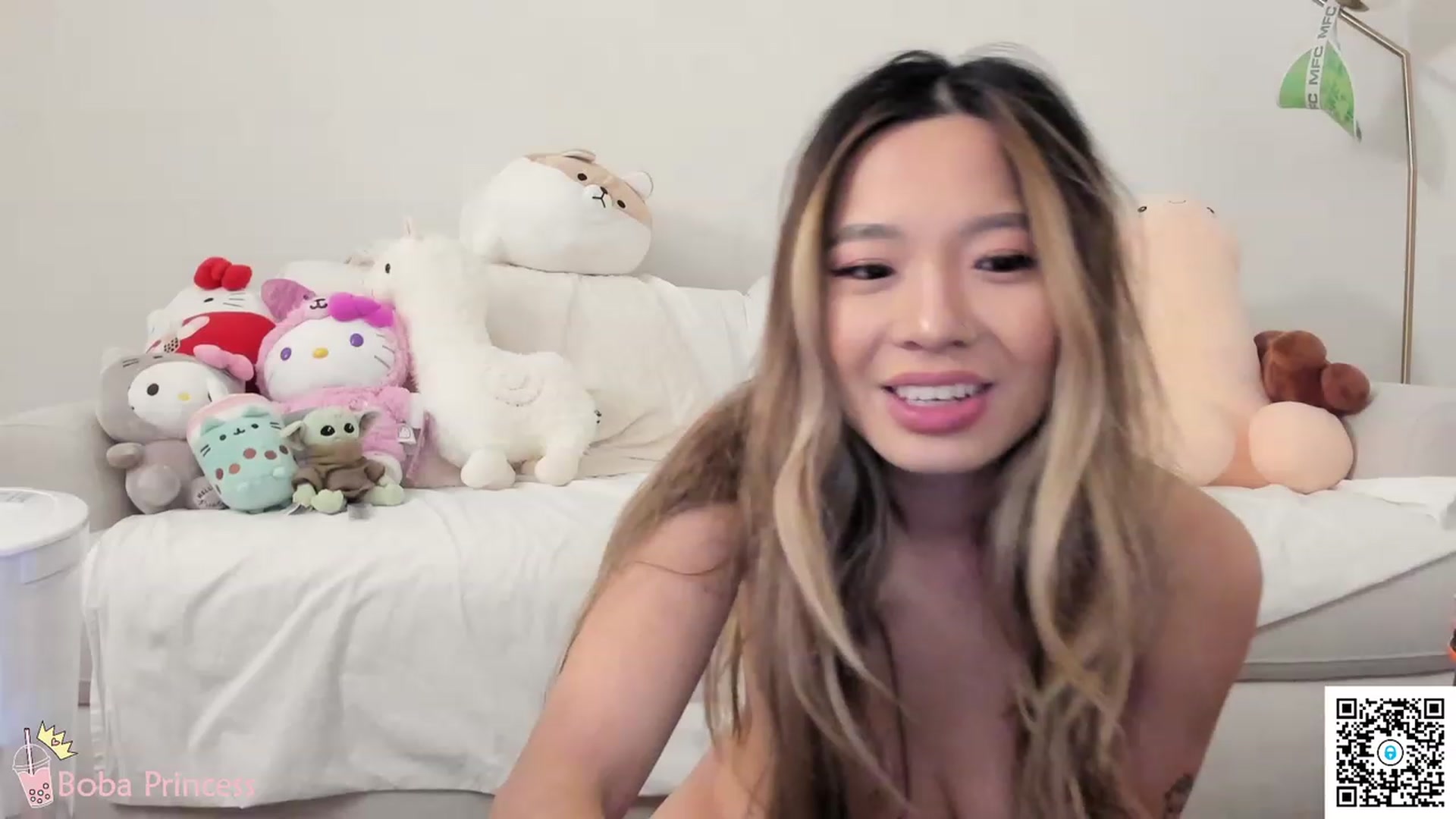 Gallery image thumbnail from bobaprincess's myfreecams stream on, 12/22/2022, 07:45 image 16 of 20