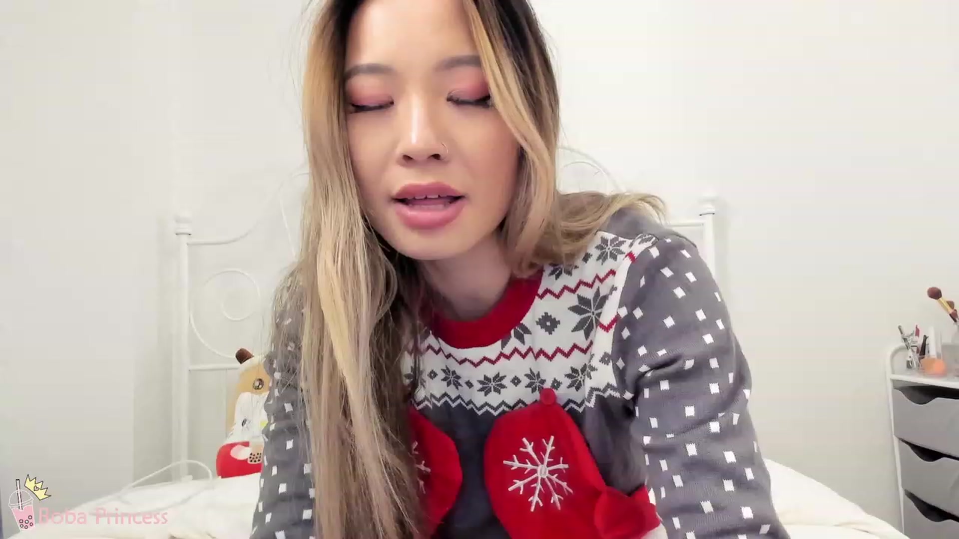 Gallery image thumbnail from bobaprincess's myfreecams stream on, 12/23/2022, 06:58 image 10 of 20