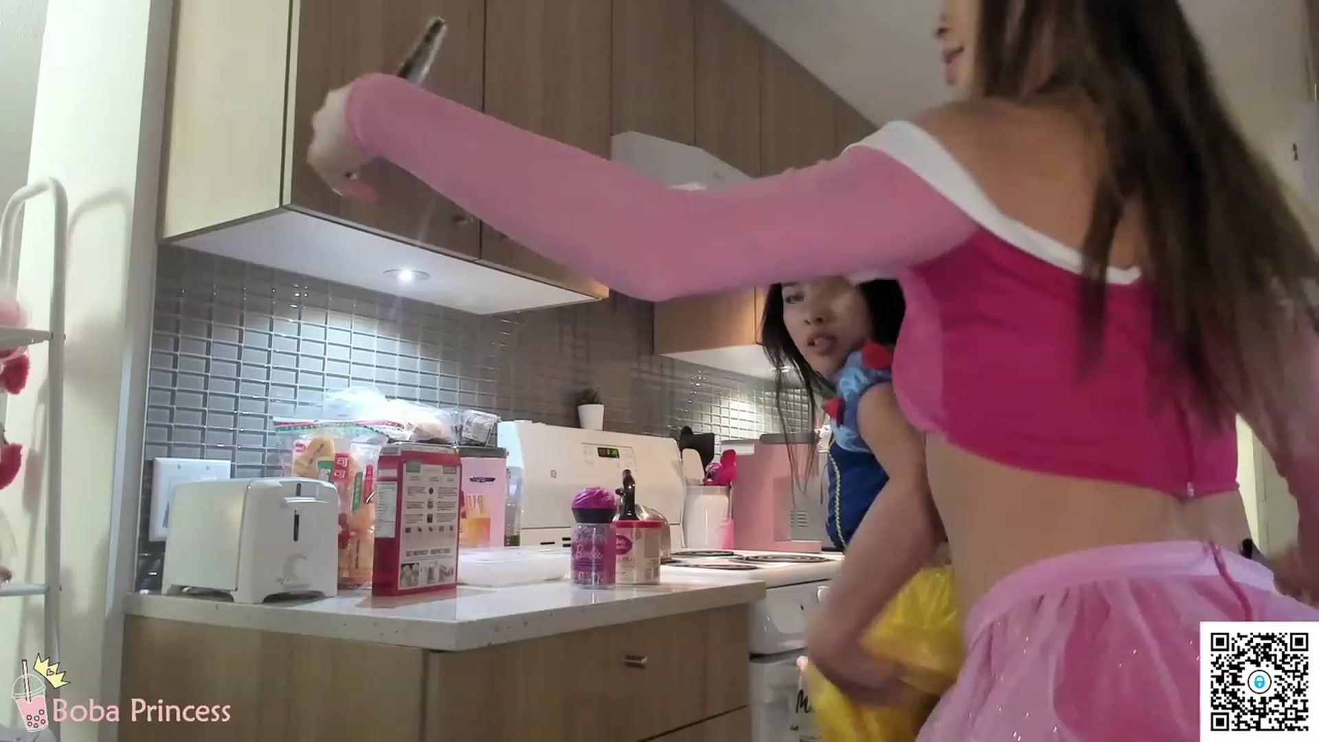 Gallery image thumbnail from bobaprincess's myfreecams stream on, 12/29/2022, 09:05 image 7 of 20