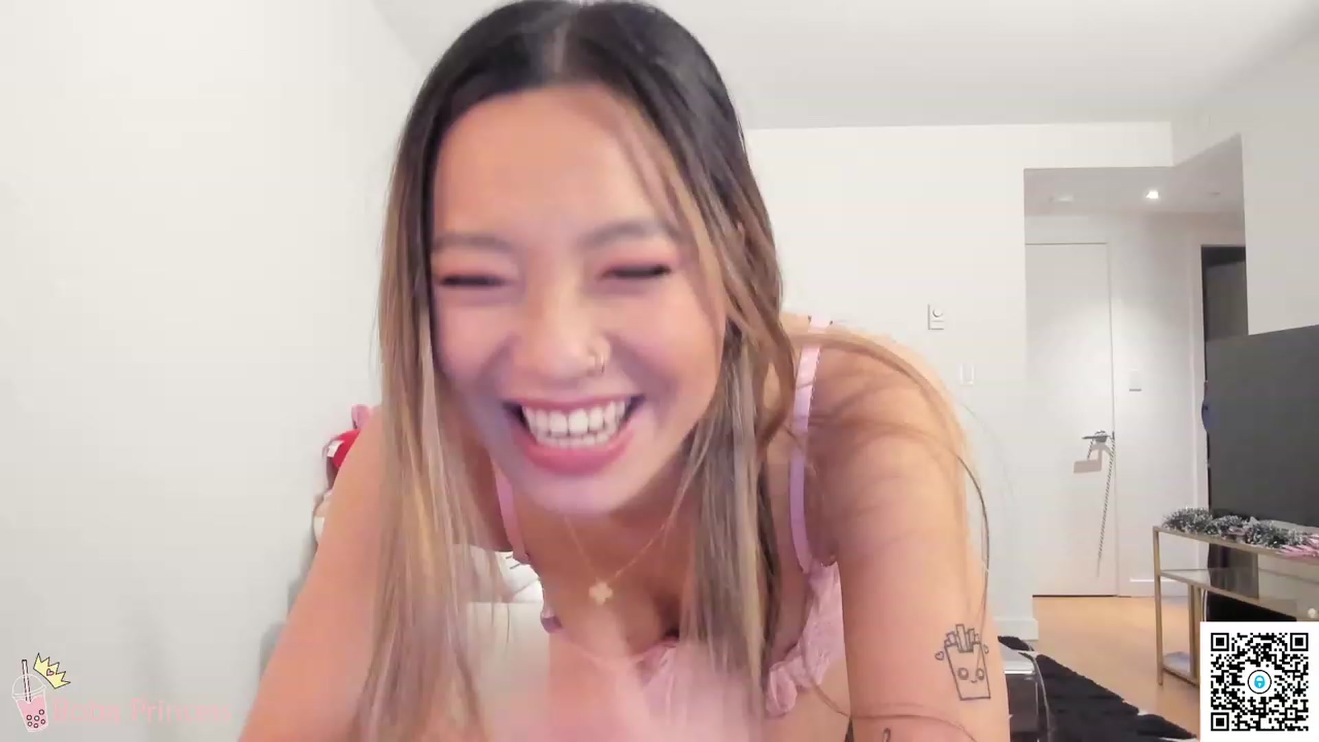 Gallery image thumbnail from bobaprincess's myfreecams stream on, 12/31/2022, 06:46 image 4 of 20