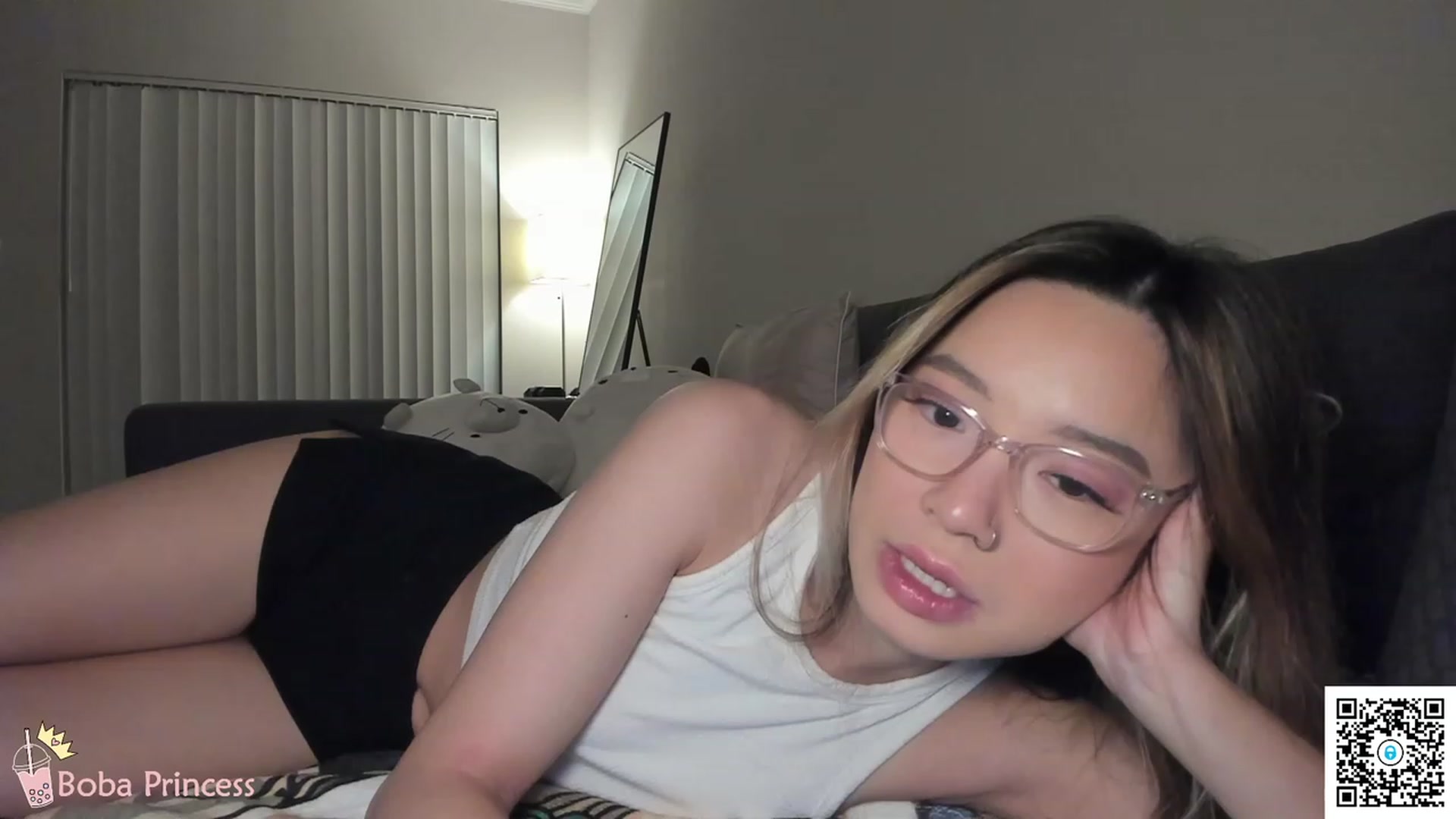 Gallery image thumbnail from bobaprincess's myfreecams stream on, 02/17/2023, 06:47 image 14 of 20