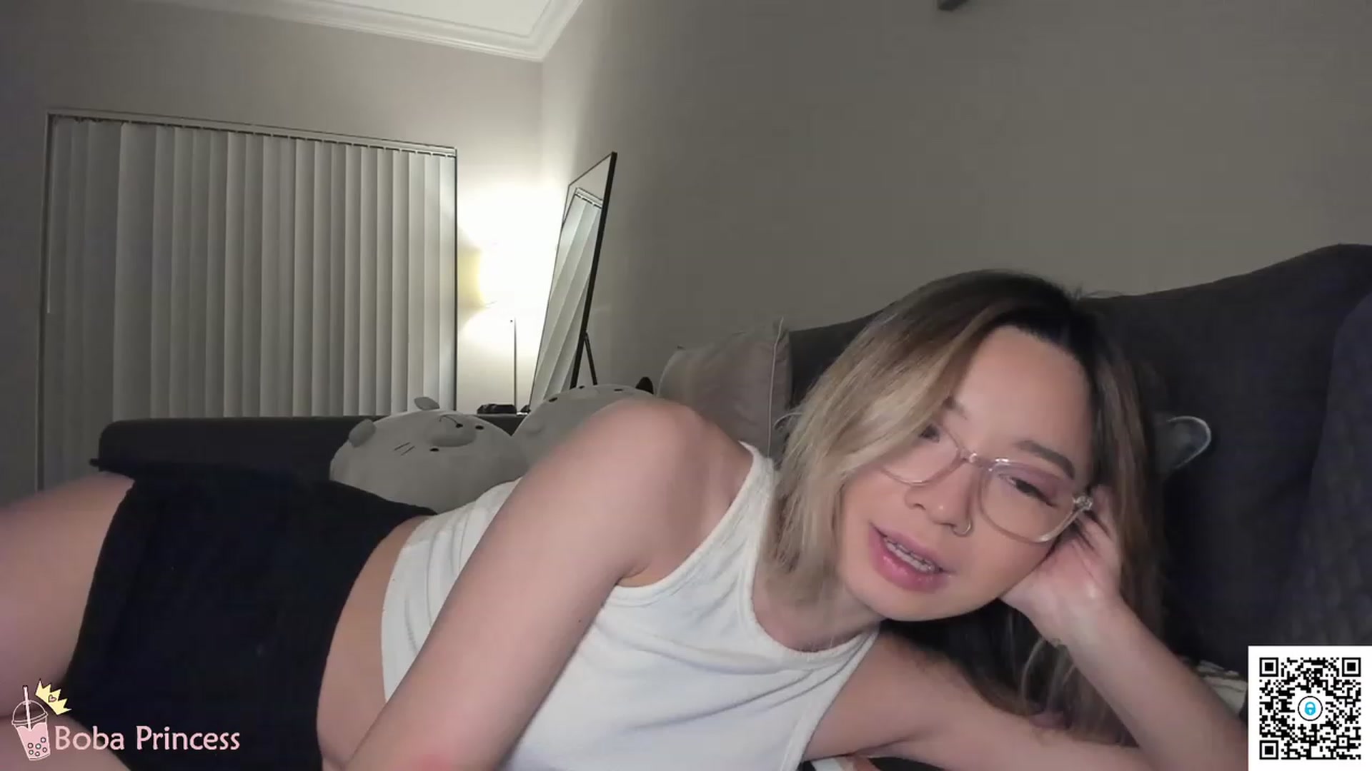 Gallery image thumbnail from bobaprincess's myfreecams stream on, 02/17/2023, 09:04 image 6 of 20