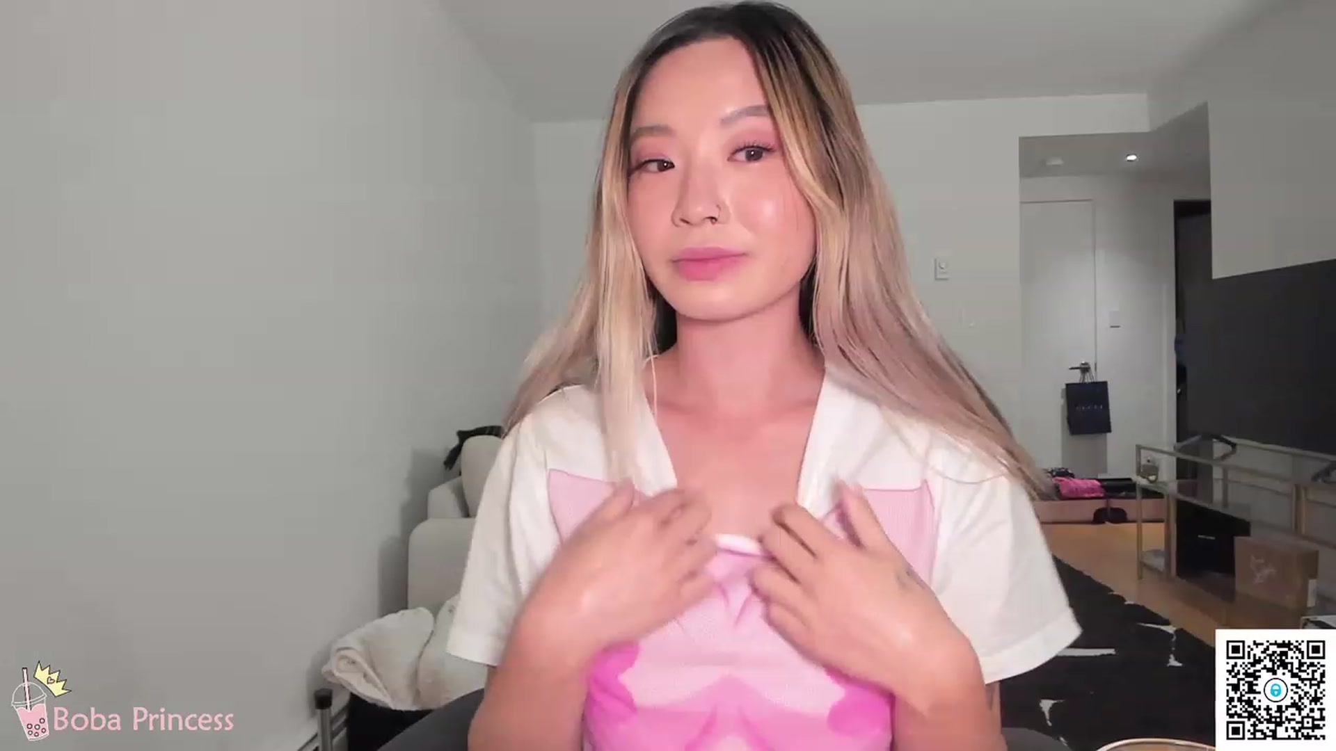 Gallery image thumbnail from bobaprincess's myfreecams stream on, 04/12/2023, 05:16 image 10 of 20