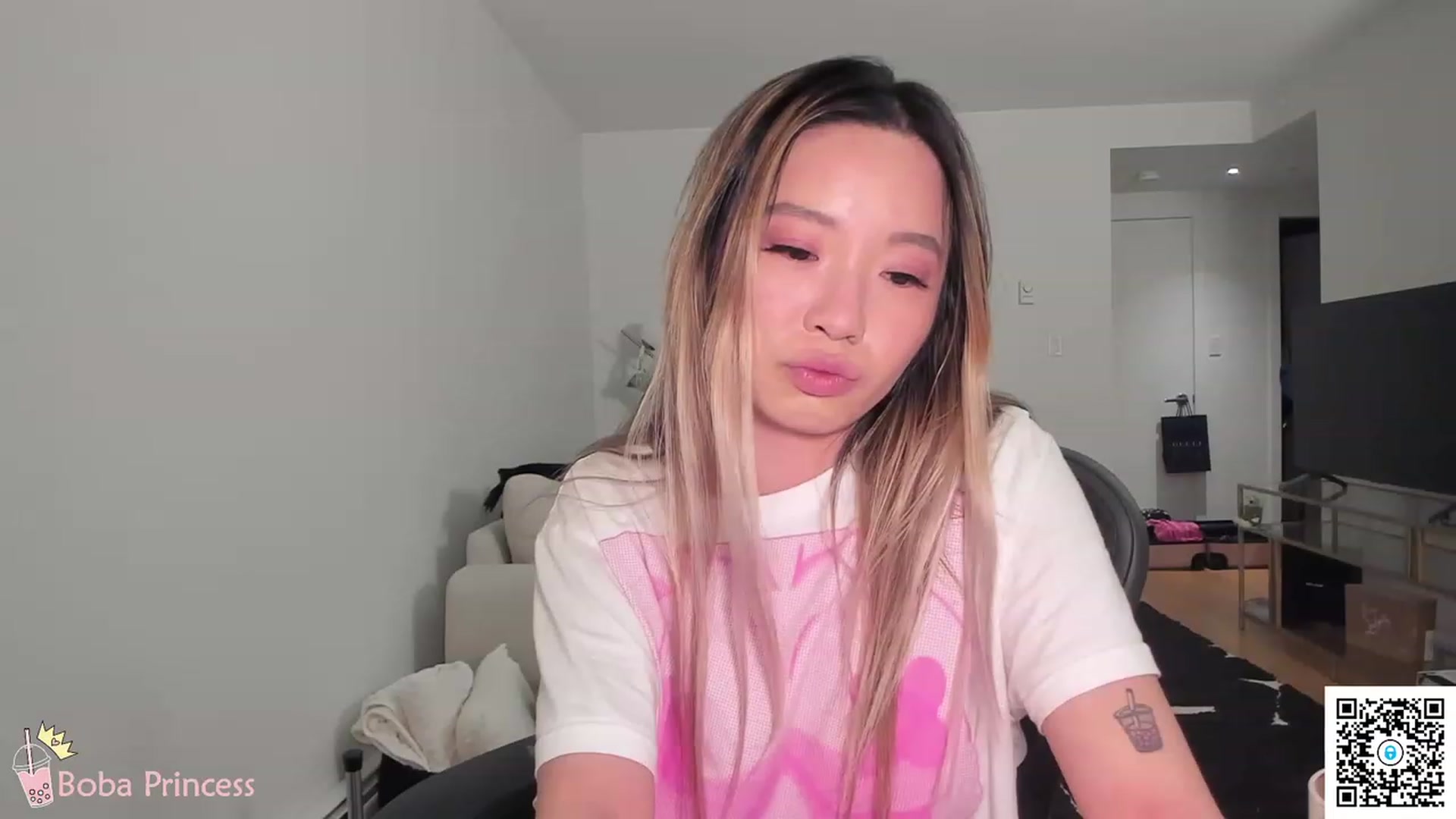Gallery image thumbnail from bobaprincess's myfreecams stream on, 04/12/2023, 05:16 image 18 of 20