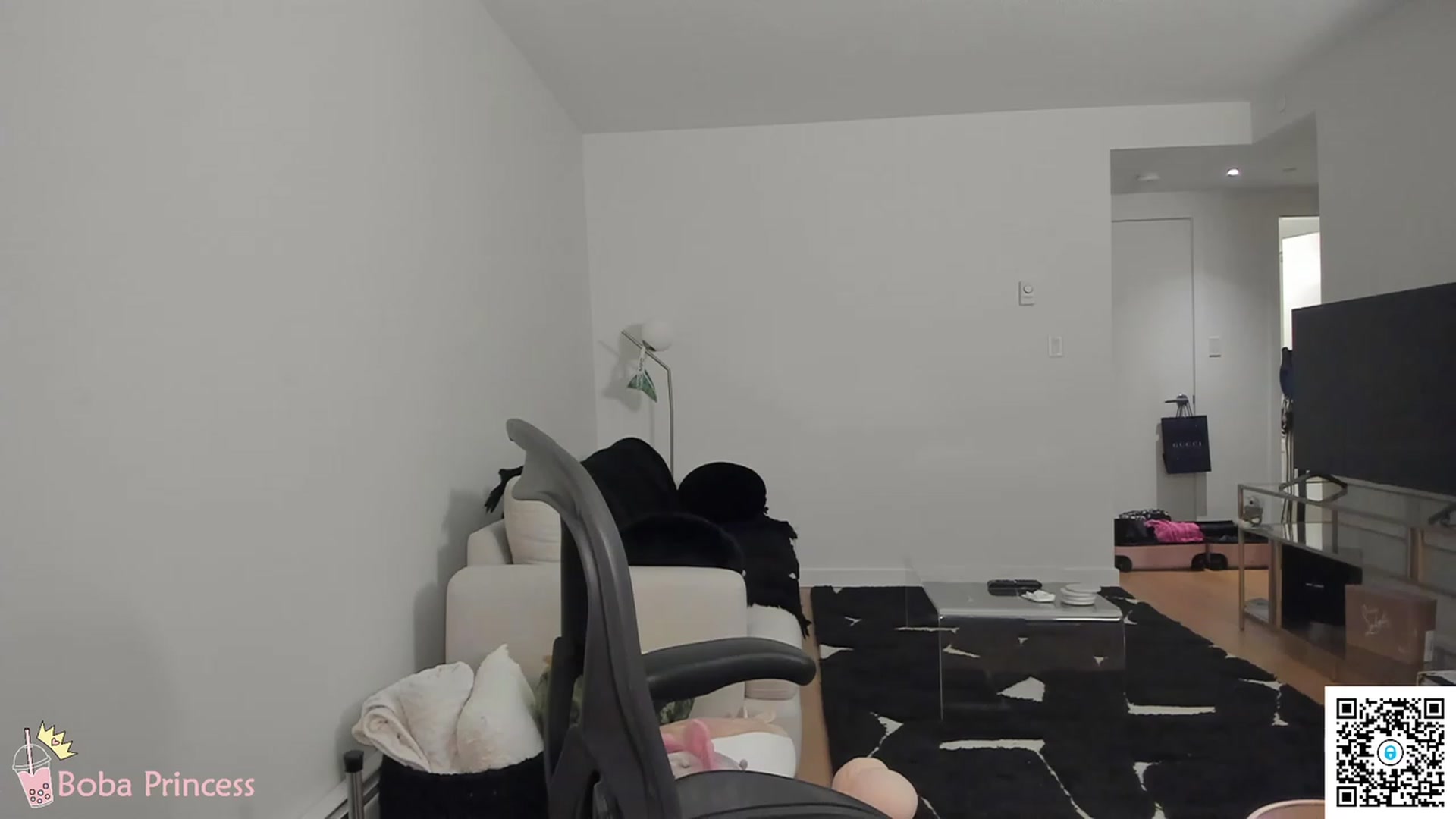 Gallery image thumbnail from bobaprincess's myfreecams stream on, 04/12/2023, 05:16 image 8 of 20