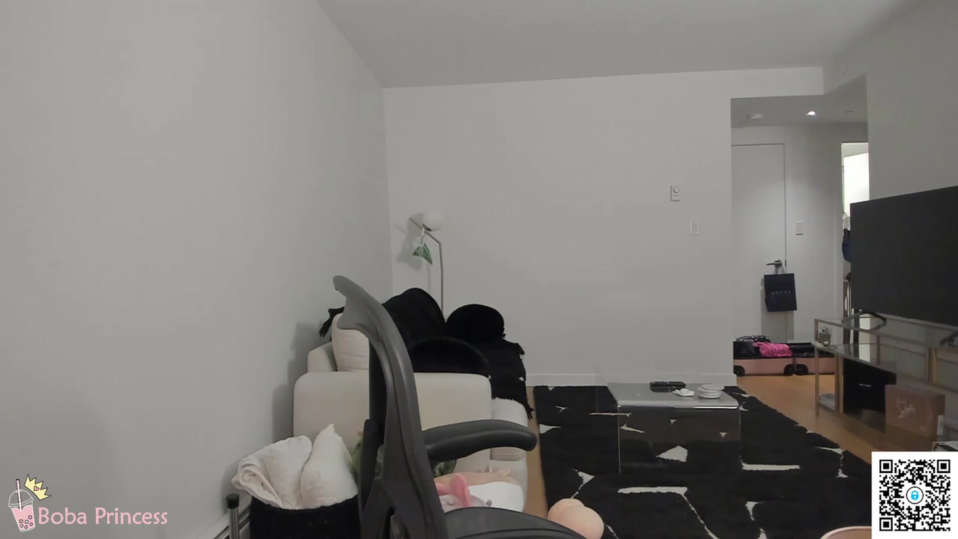 Gallery image thumbnail from bobaprincess's myfreecams stream on, 04/12/2023, 05:16 image 7 of 20