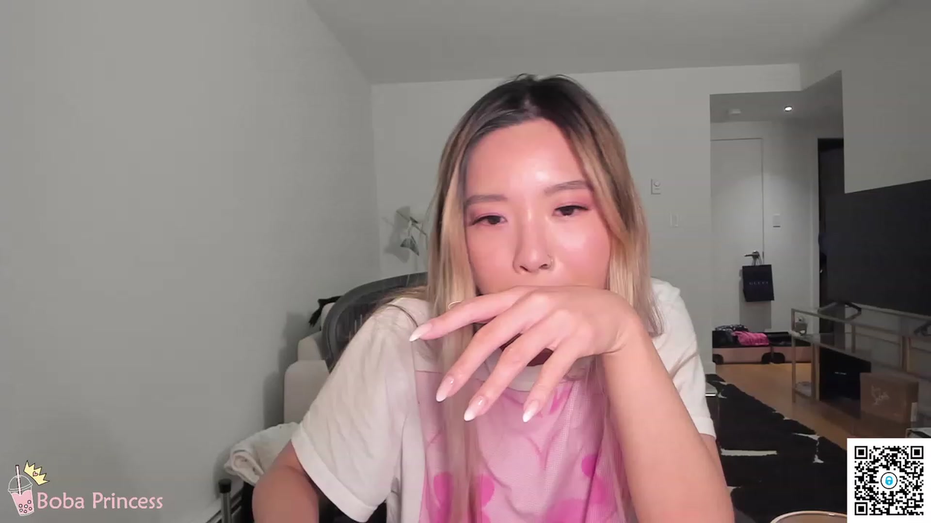 Gallery image thumbnail from bobaprincess's myfreecams stream on, 04/12/2023, 05:16 image 6 of 20
