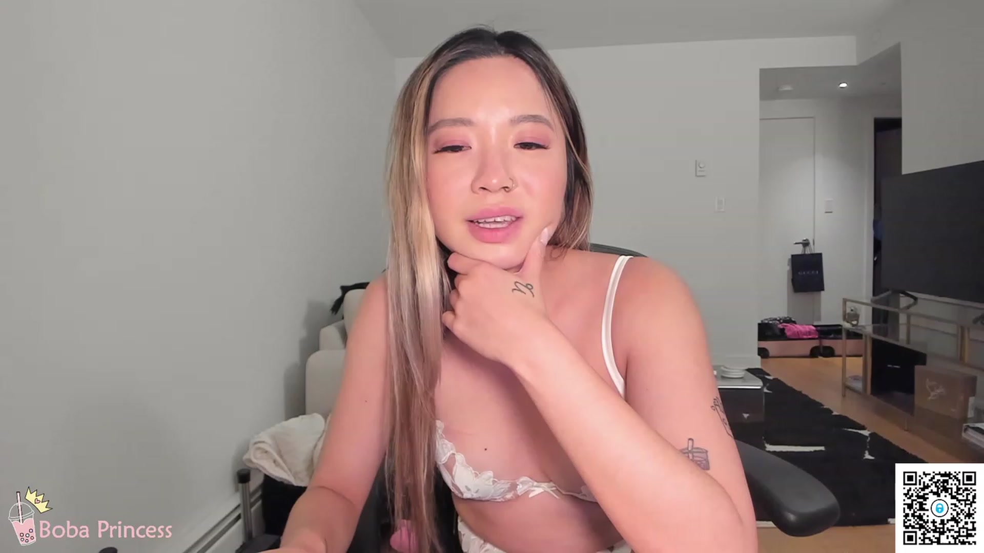 Gallery image thumbnail from bobaprincess's myfreecams stream on, 04/12/2023, 06:55 image 10 of 20
