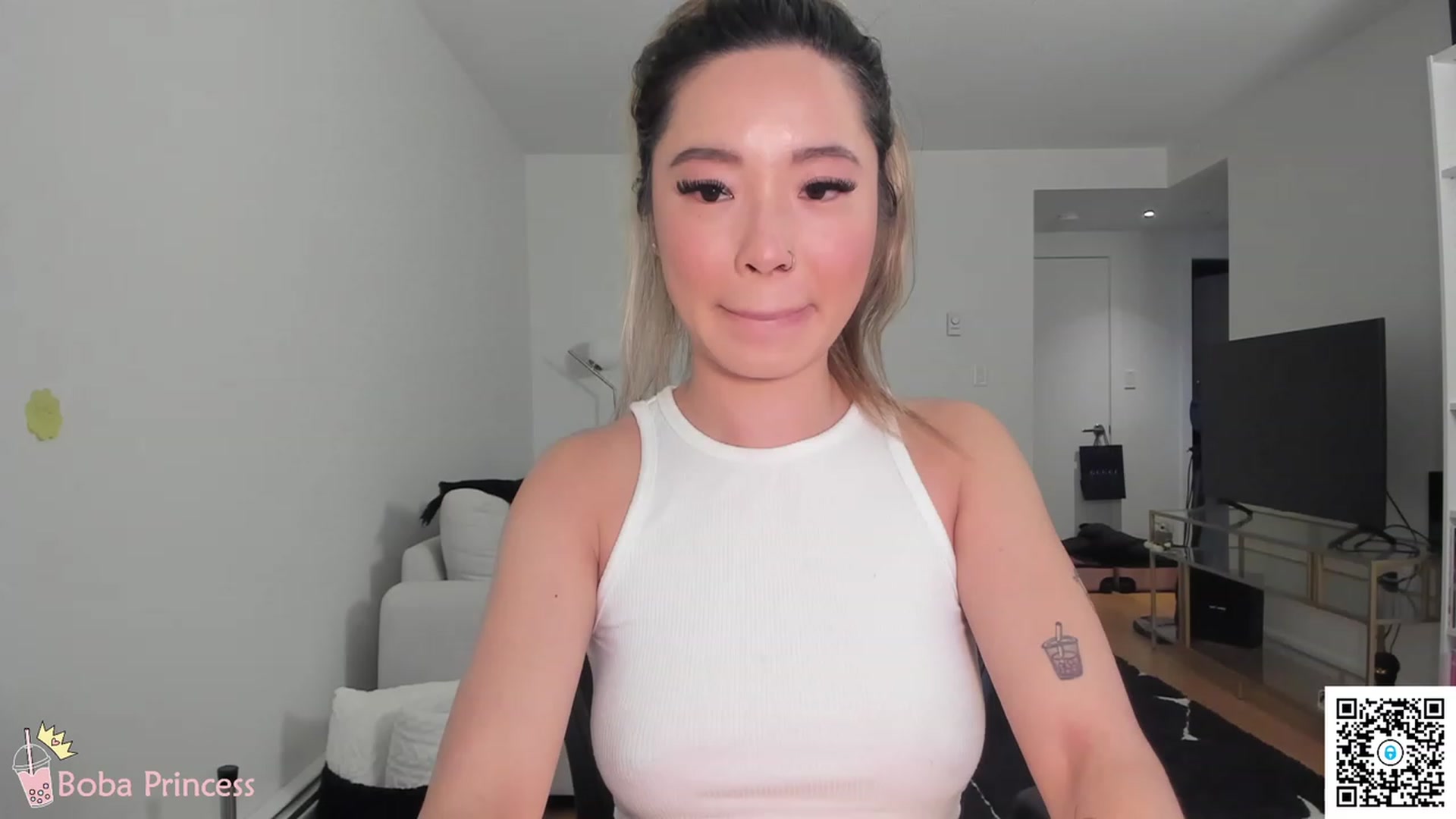 Gallery image thumbnail from bobaprincess's myfreecams stream on, 04/16/2023, 02:18 image 11 of 20