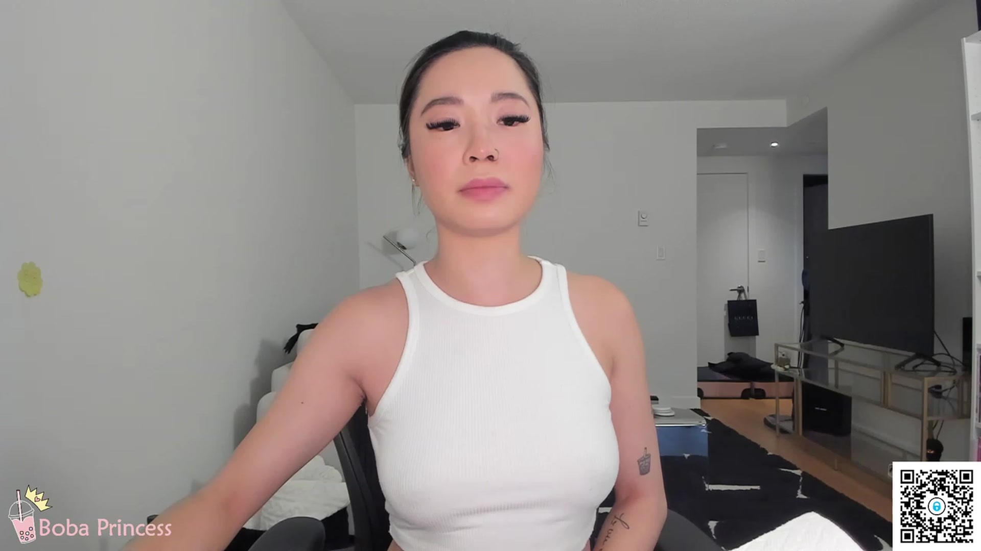 Gallery image thumbnail from bobaprincess's myfreecams stream on, 04/16/2023, 02:18 image 3 of 20