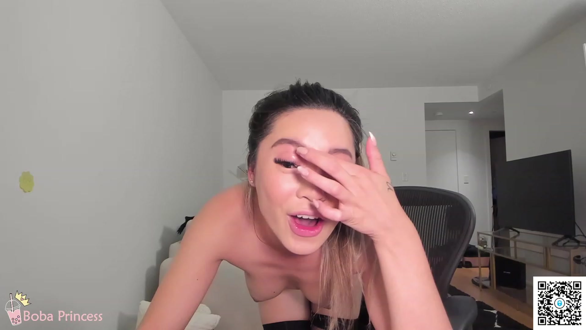 Gallery image thumbnail from bobaprincess's myfreecams stream on, 04/16/2023, 04:19 image 8 of 20