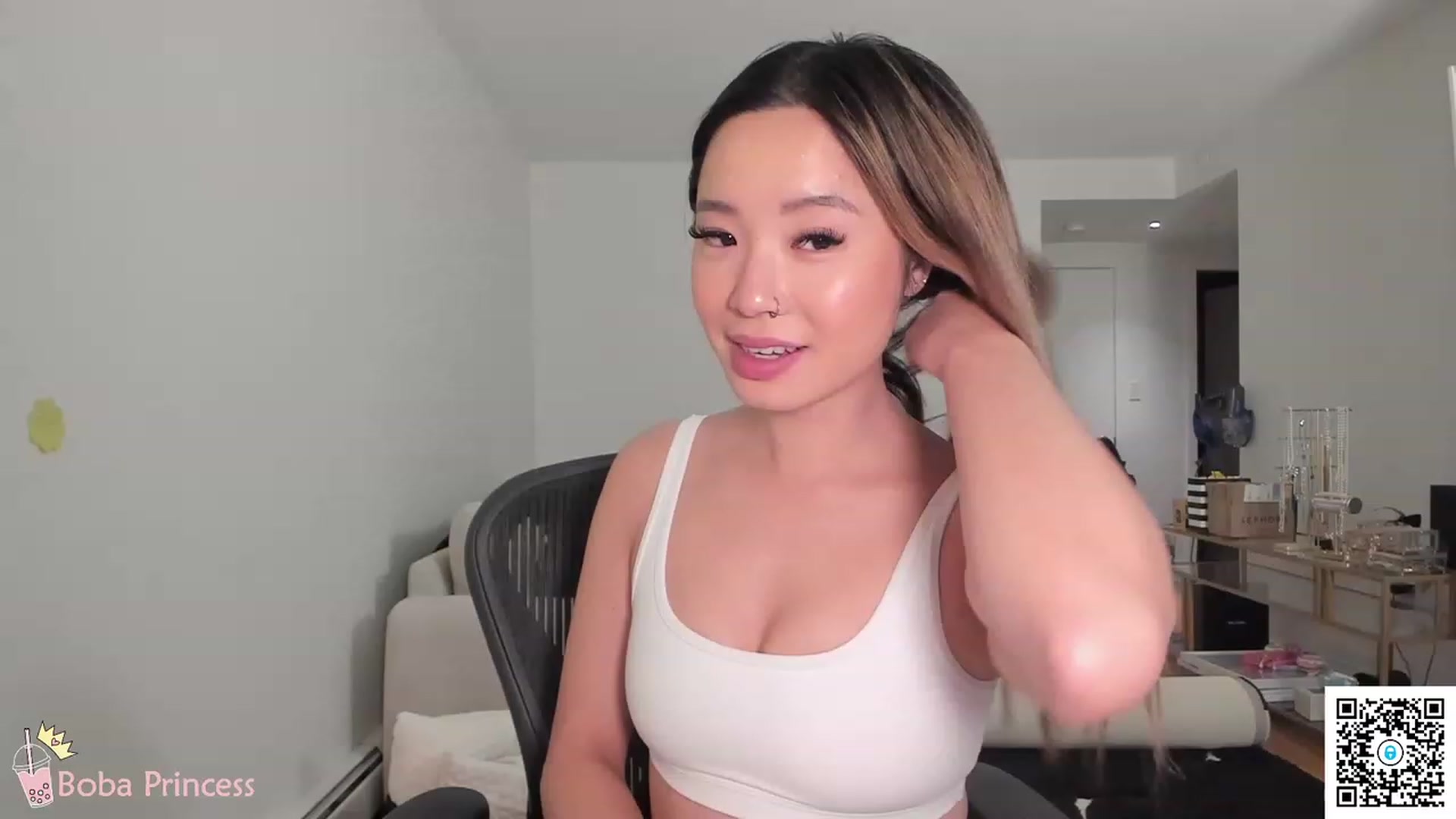 Gallery image thumbnail from bobaprincess's myfreecams stream on, 04/20/2023, 04:39 image 15 of 20