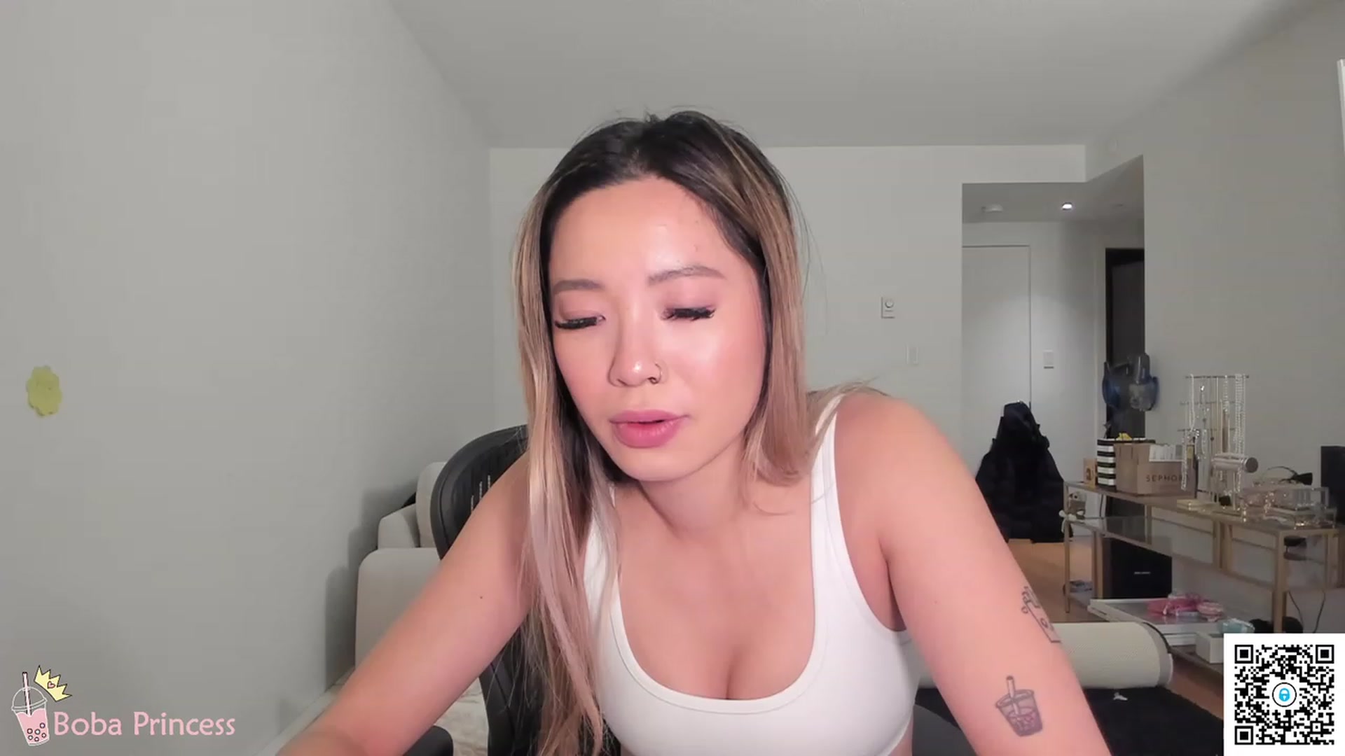 Gallery image thumbnail from bobaprincess's myfreecams stream on, 04/20/2023, 04:39 image 14 of 20